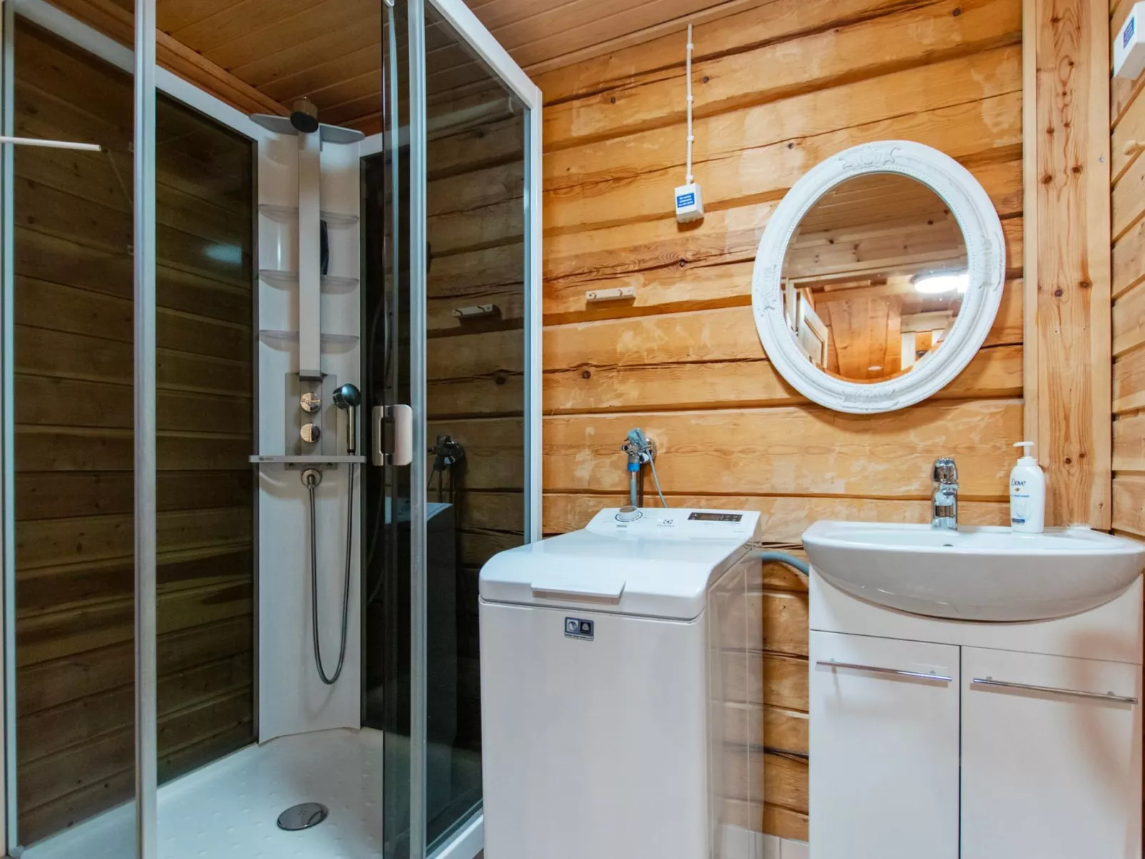 Vuonelo 8 a 2-Dedans