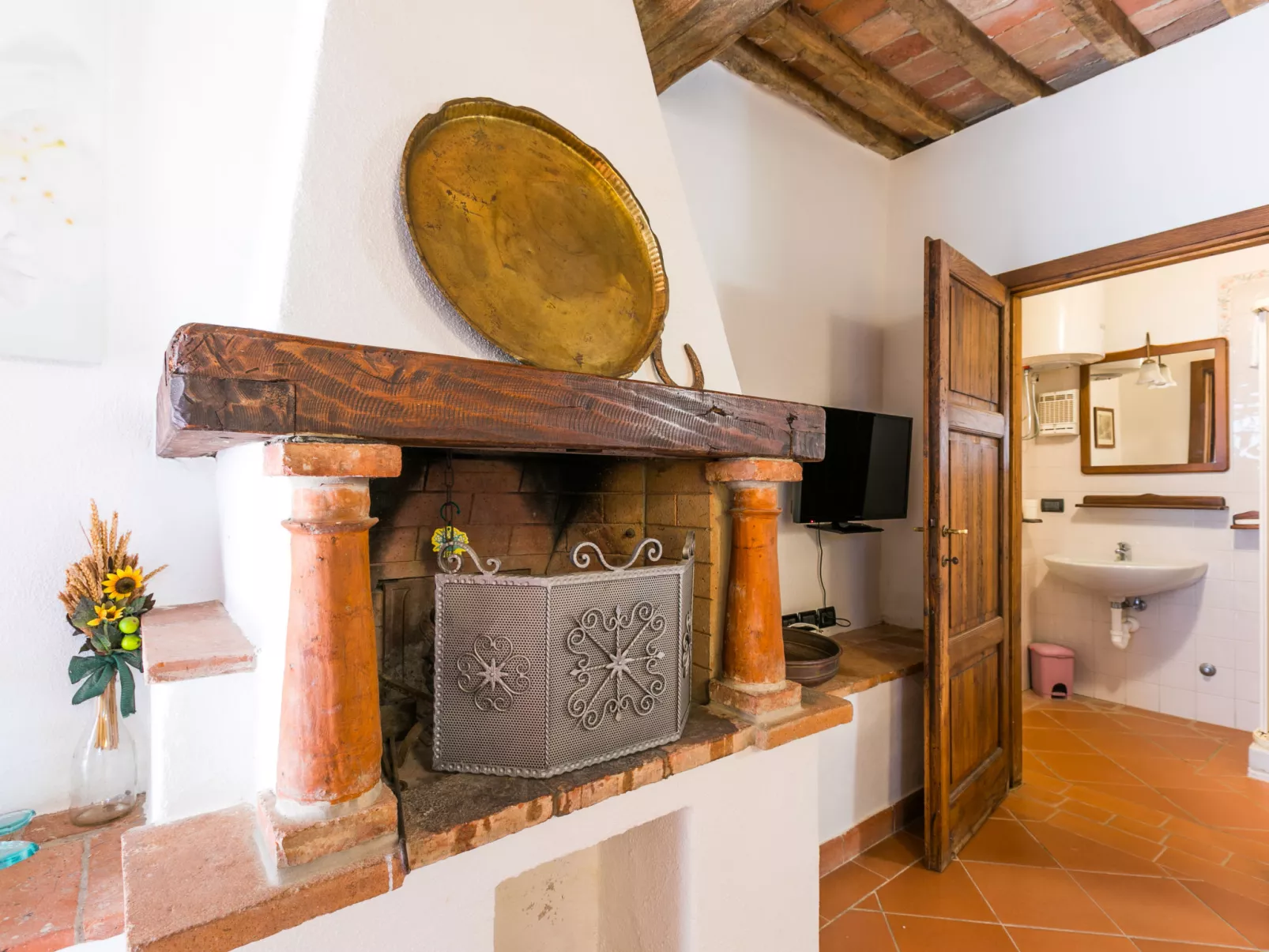 Borgo Cerbaiola-Inside