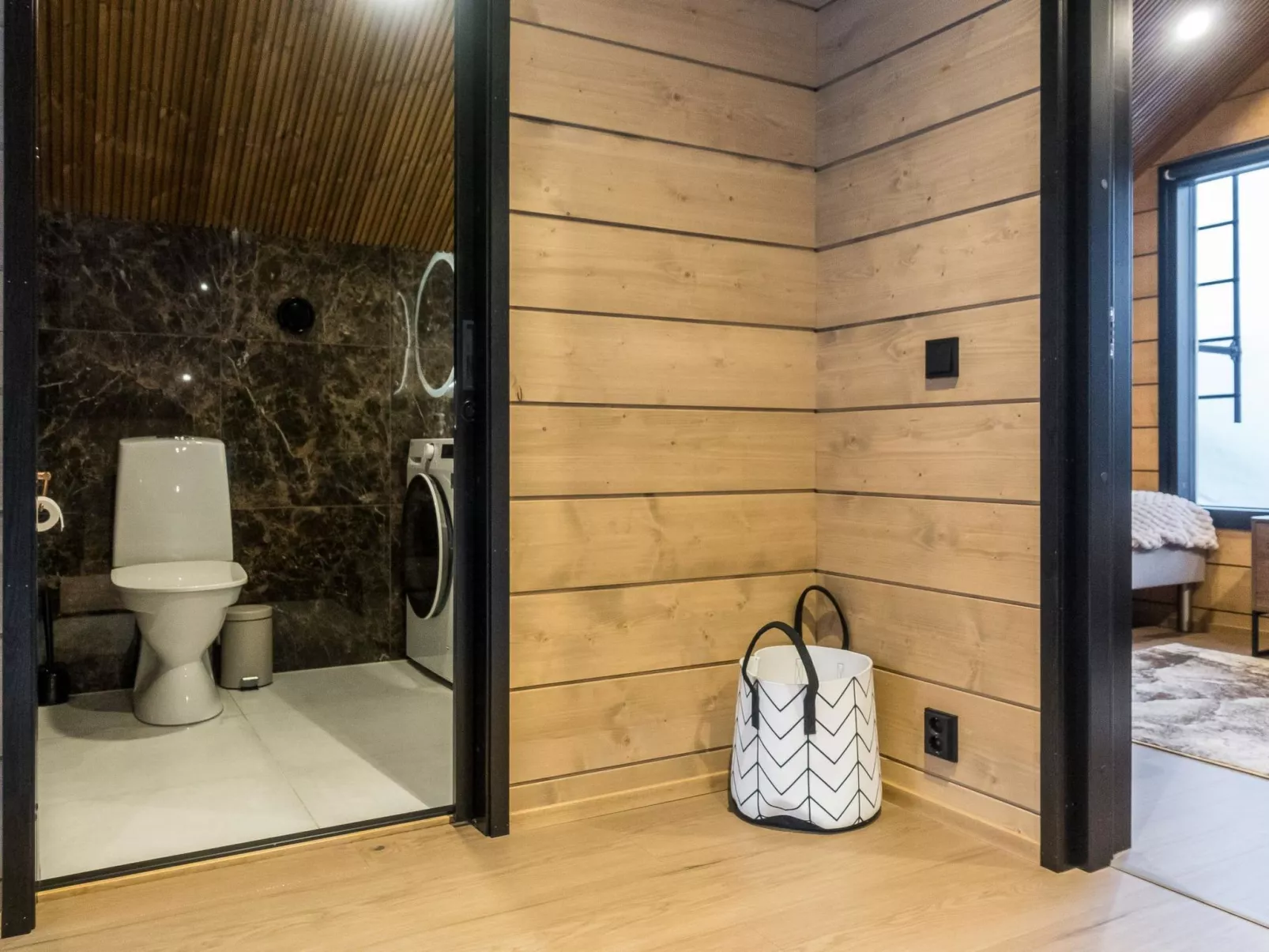 Levin kuiskaus-Dedans