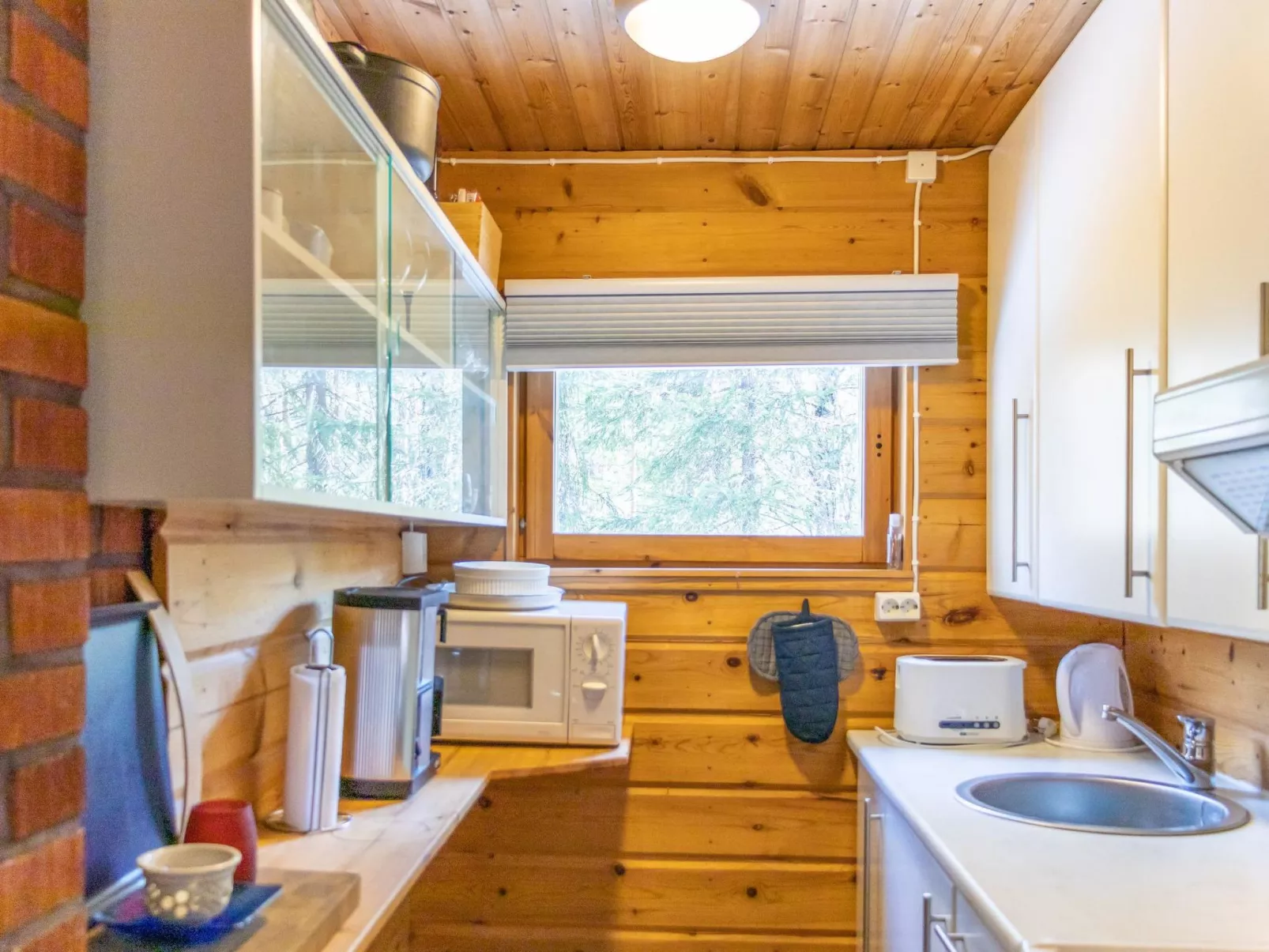 Pyhä pikkukarhu-Inside