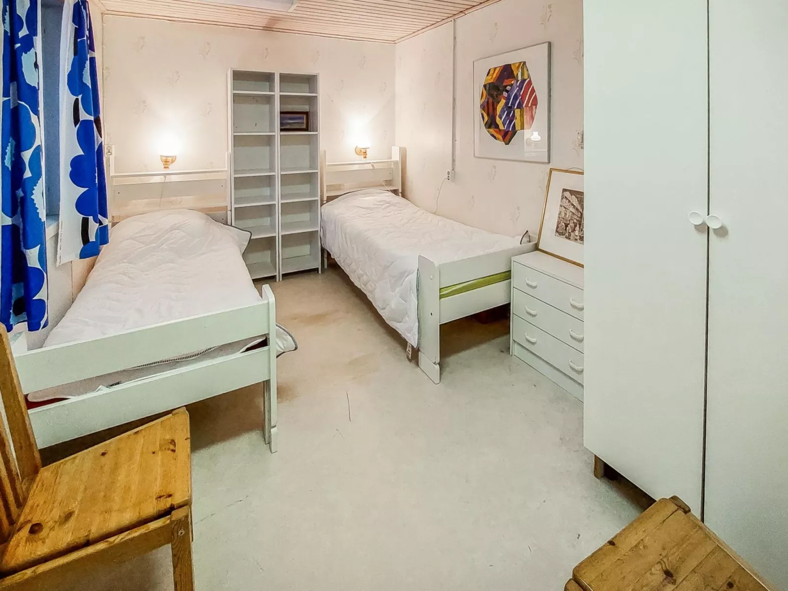 Lövgårdenin lohimaja-Inside