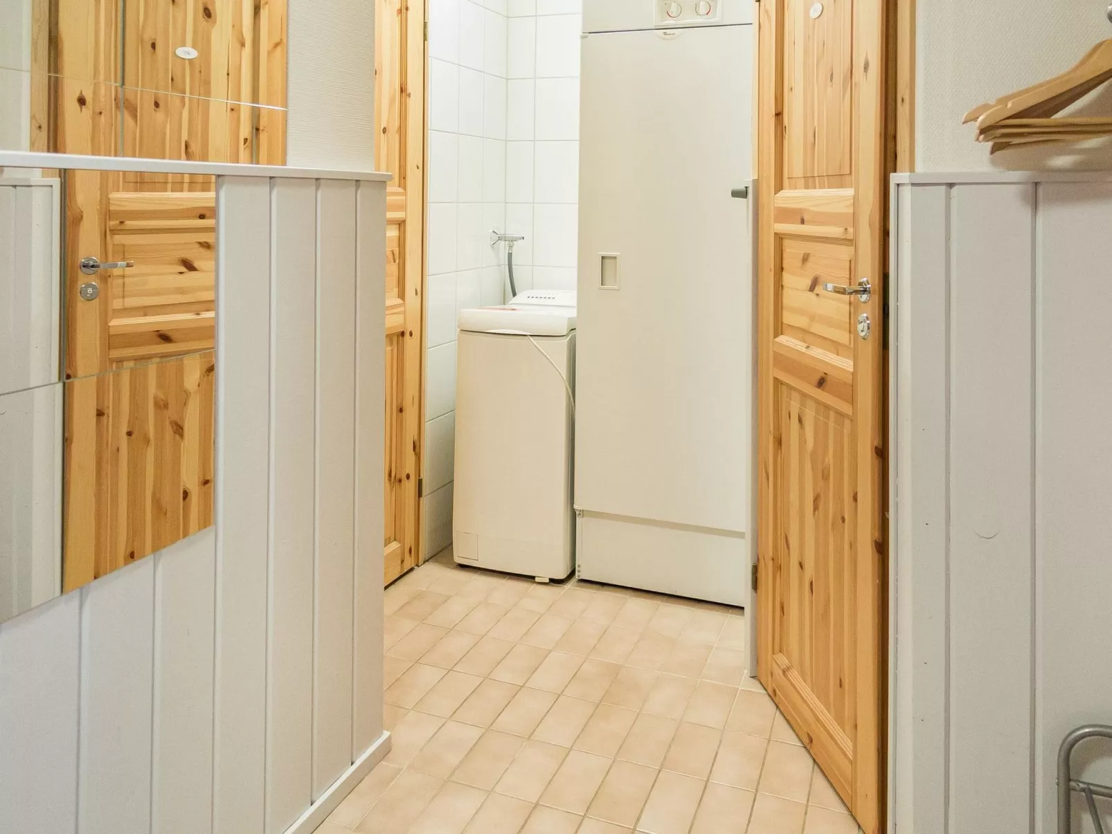 Aihki c/o villa armas 50-Inside