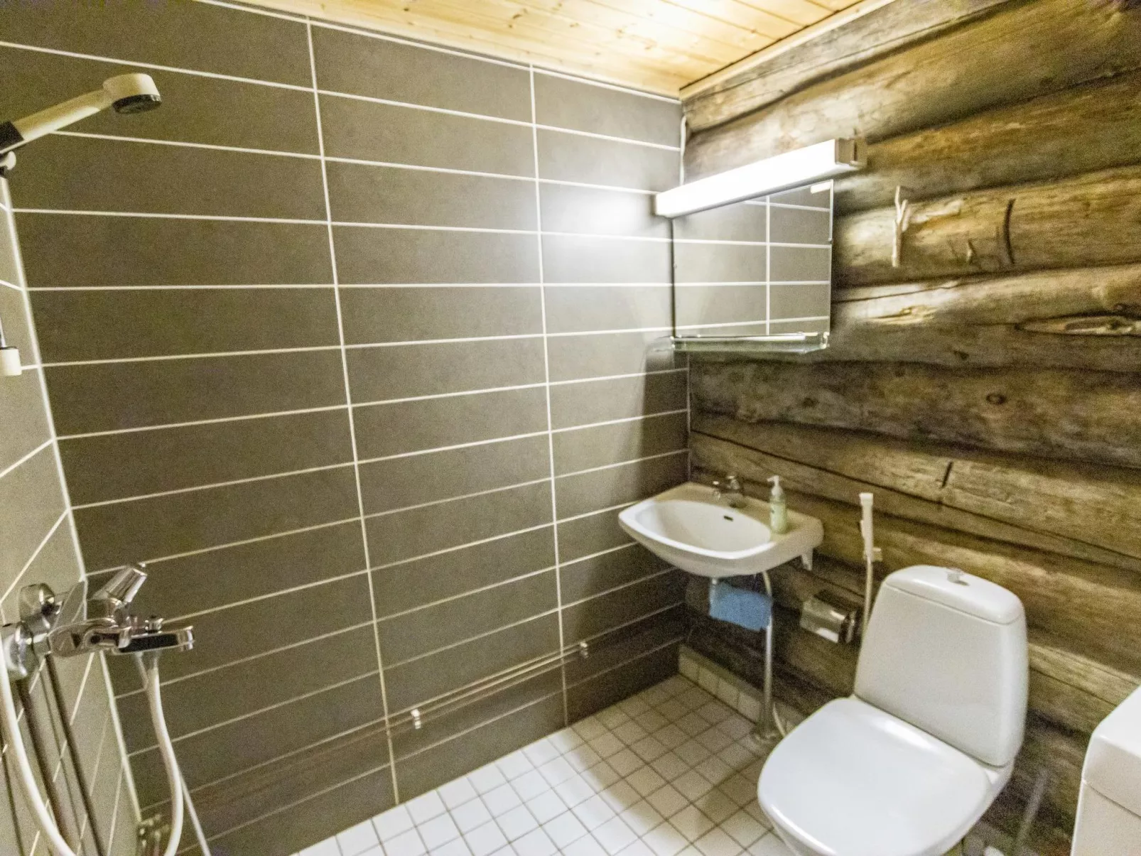 Ylläsrova b5 / kasku-Dedans