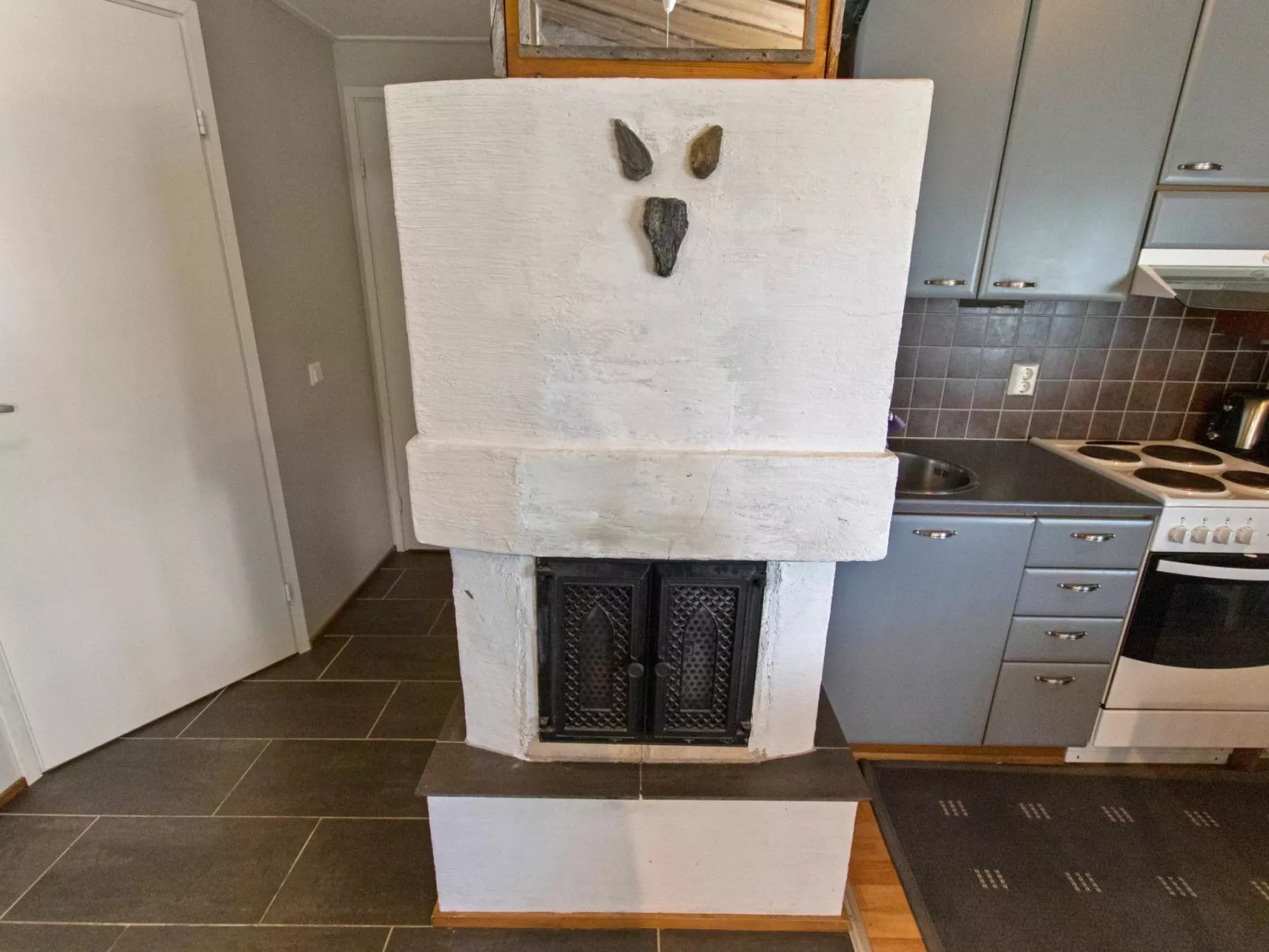 Hankipolku 7b / ukuli-Inside