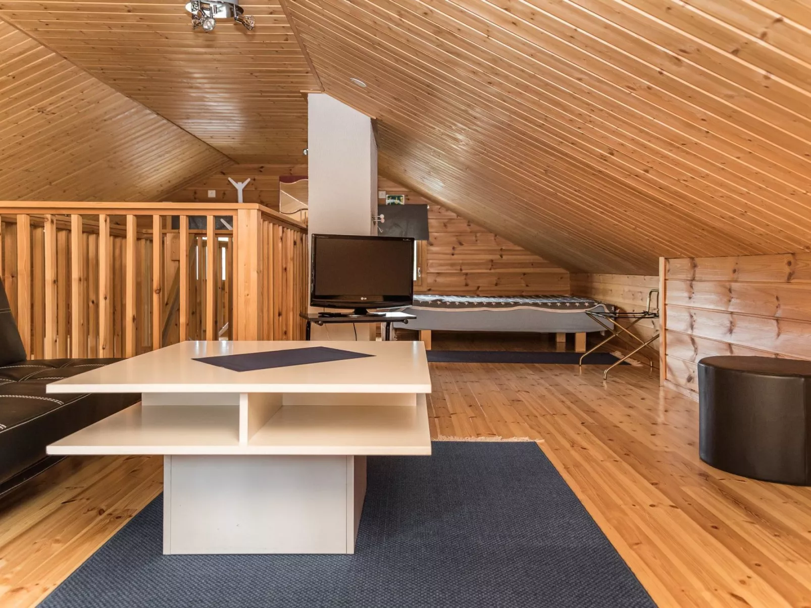 Tievatupa 1, isompi-Drinnen