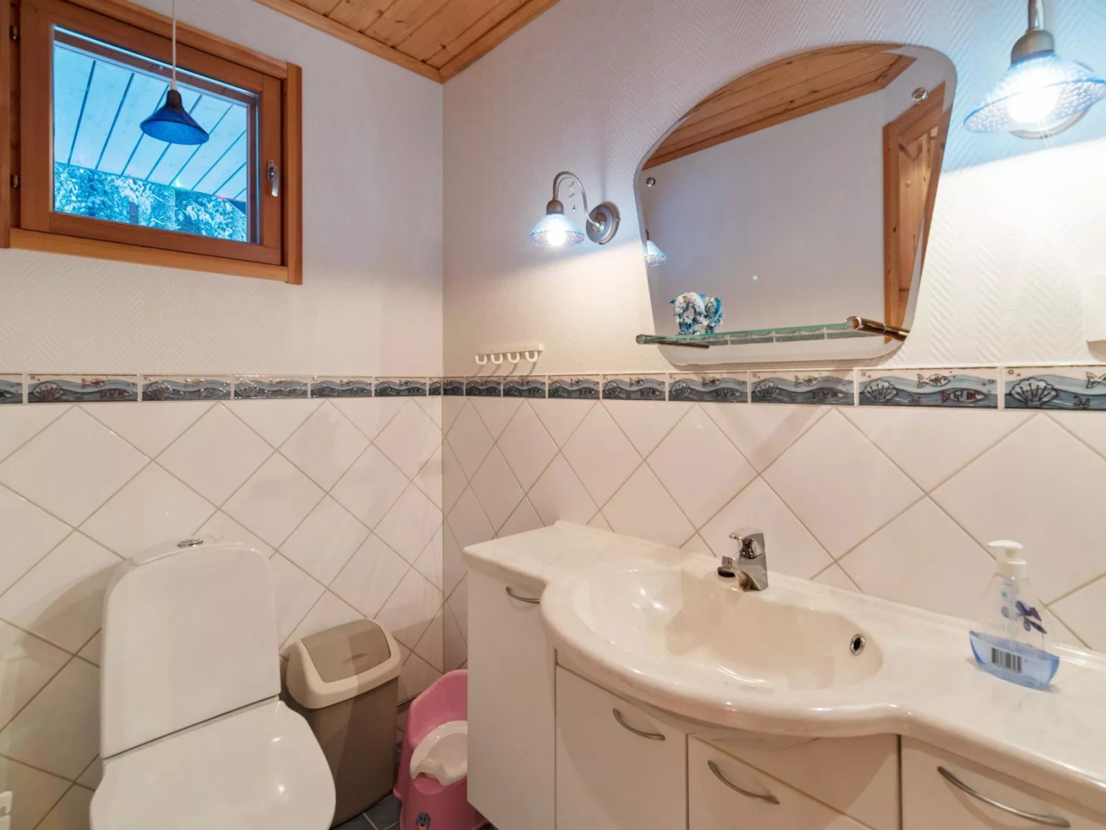 Ylläshuili 2-Drinnen