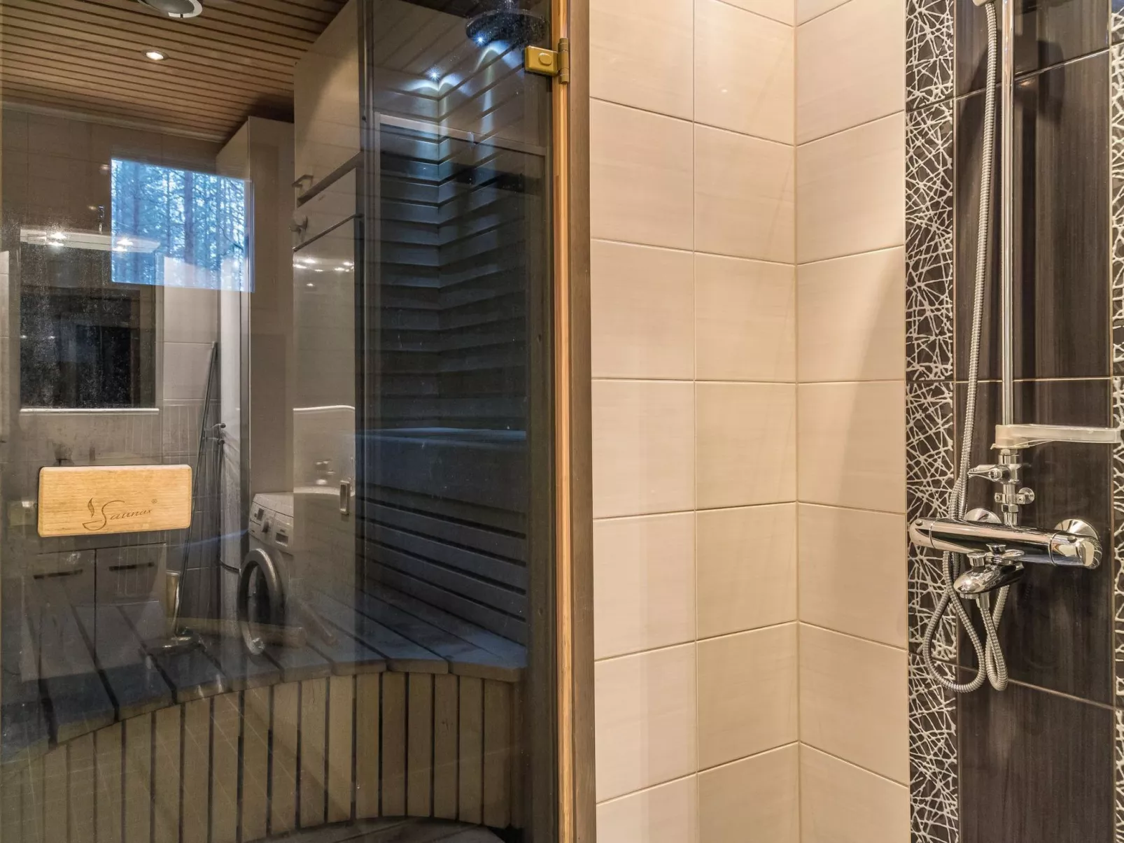 Levin ahmahovi 1a-Drinnen