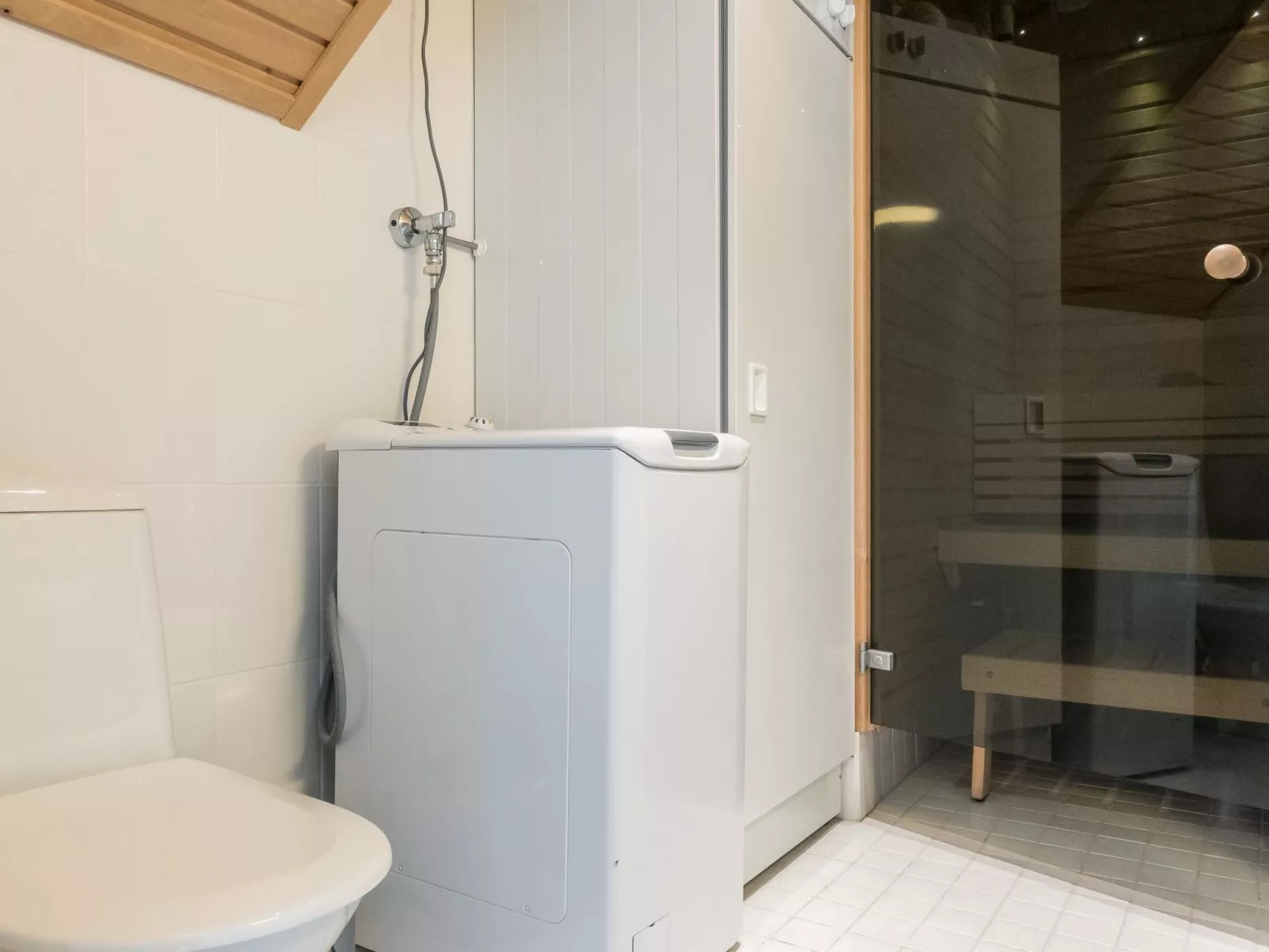 Sointuilevi j 38-Inside