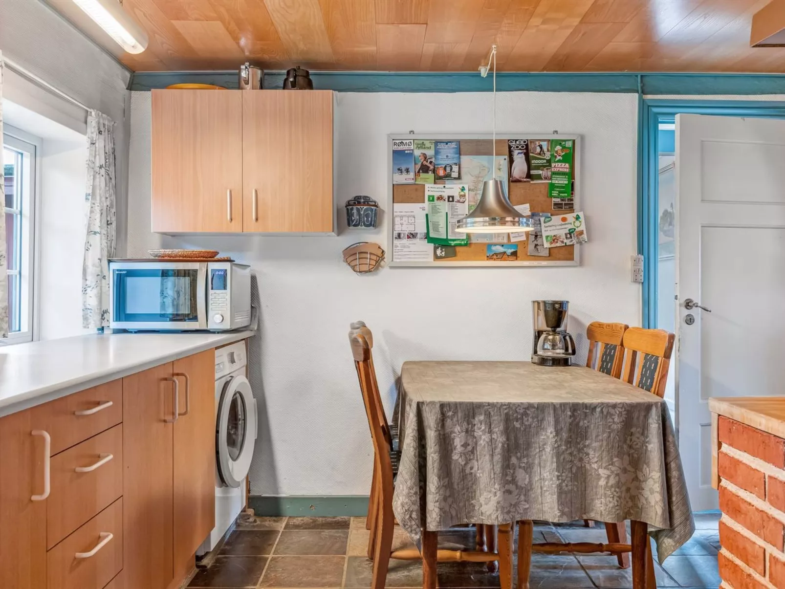 "Tuki" - 10km from the sea-Inside