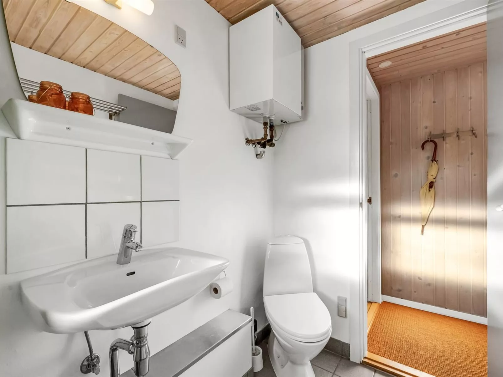 "Elsabet" - 700m to the fjord-Drinnen