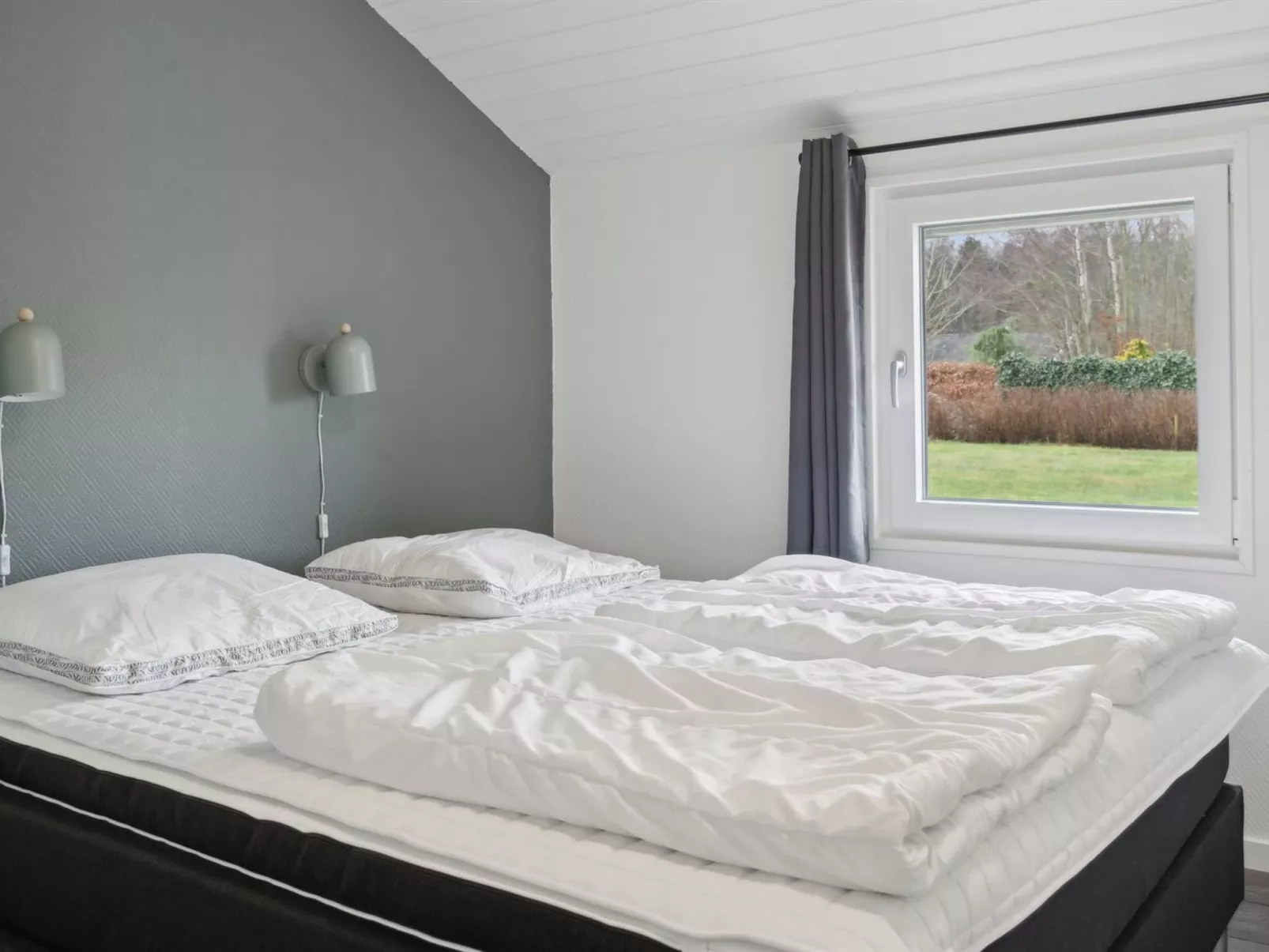 "Akira" - 250m from the sea-Inside