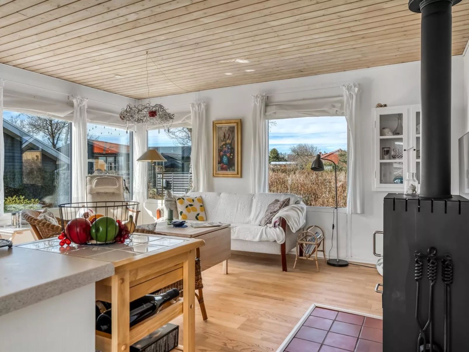 "Bara" -  from the sea-Drinnen