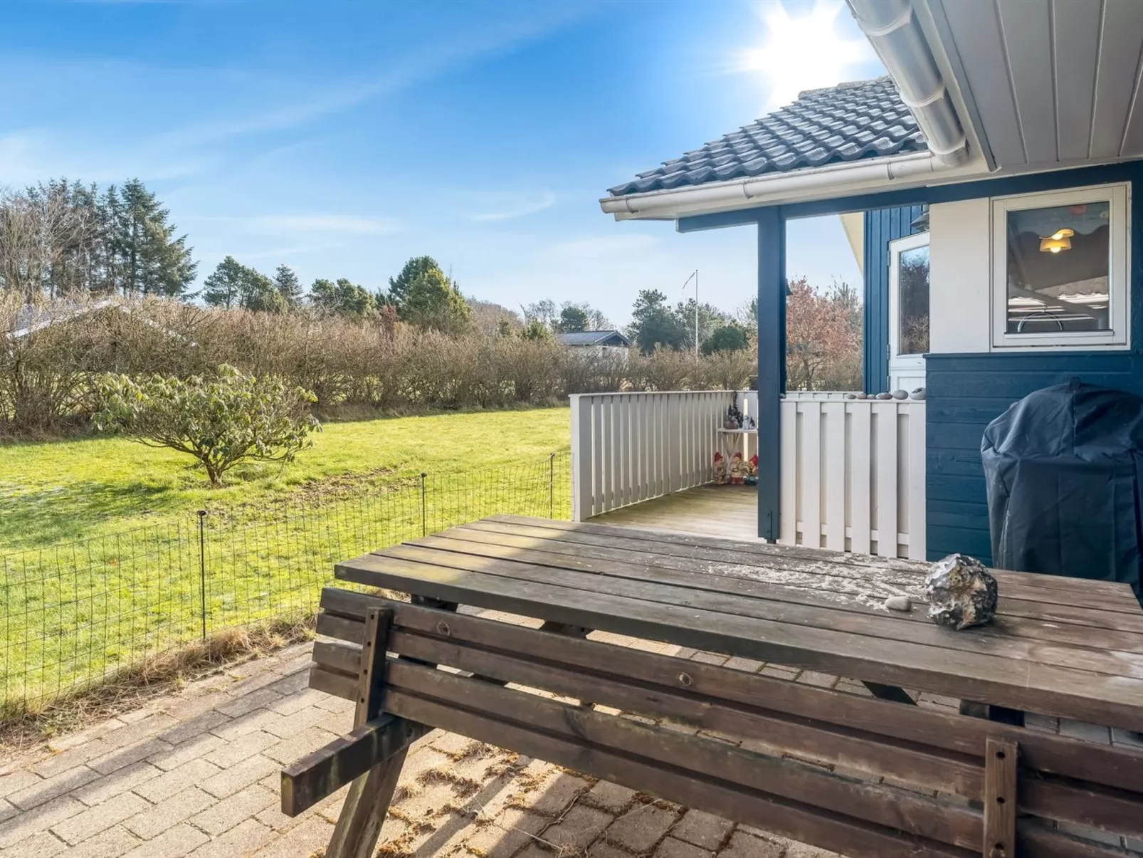 "Anline" - 600m to the fjord-Outside