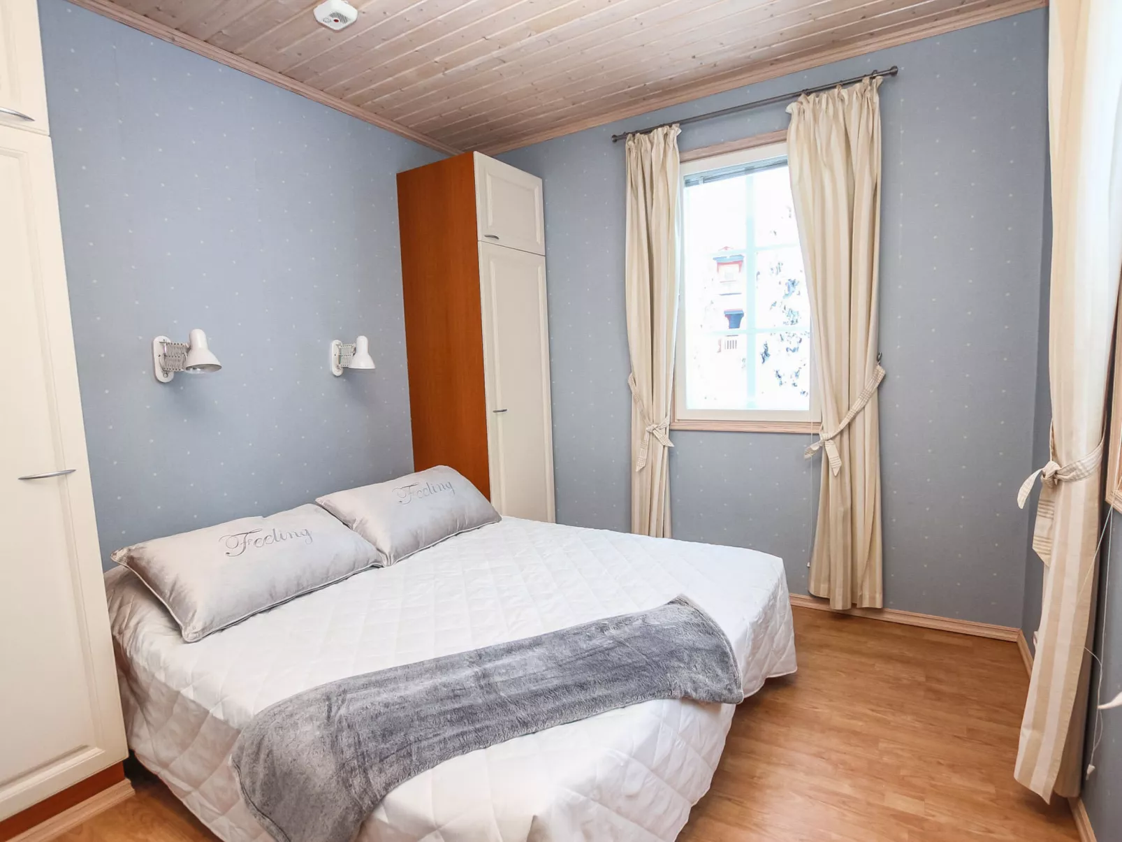 Rukan taikavuosselin helmi 8 a-Inside