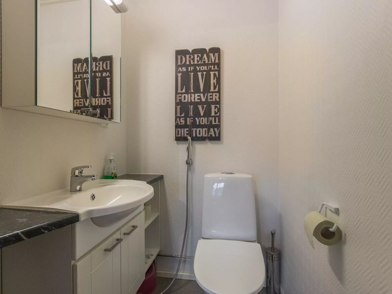 Hil-lak-ka ii as 7-Inside