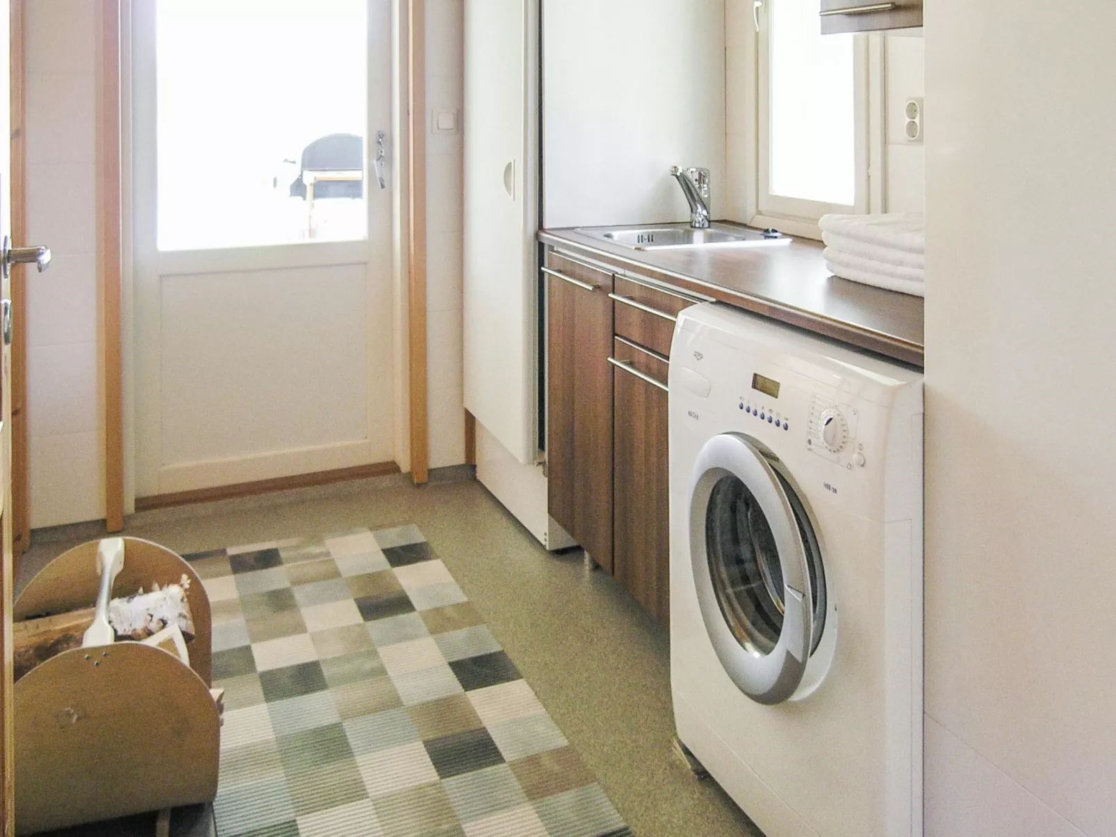 Yläneuvola lanssi-Drinnen