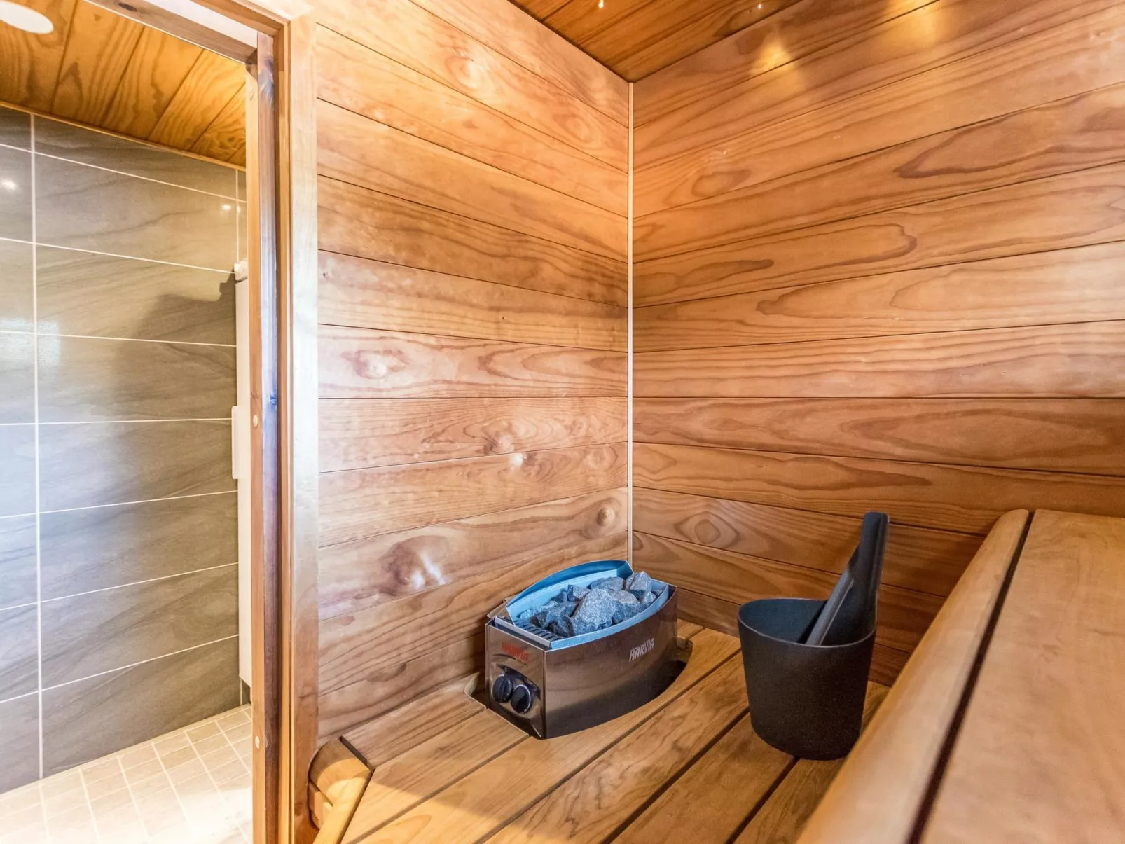 Vuosselinkulma 1-Dedans