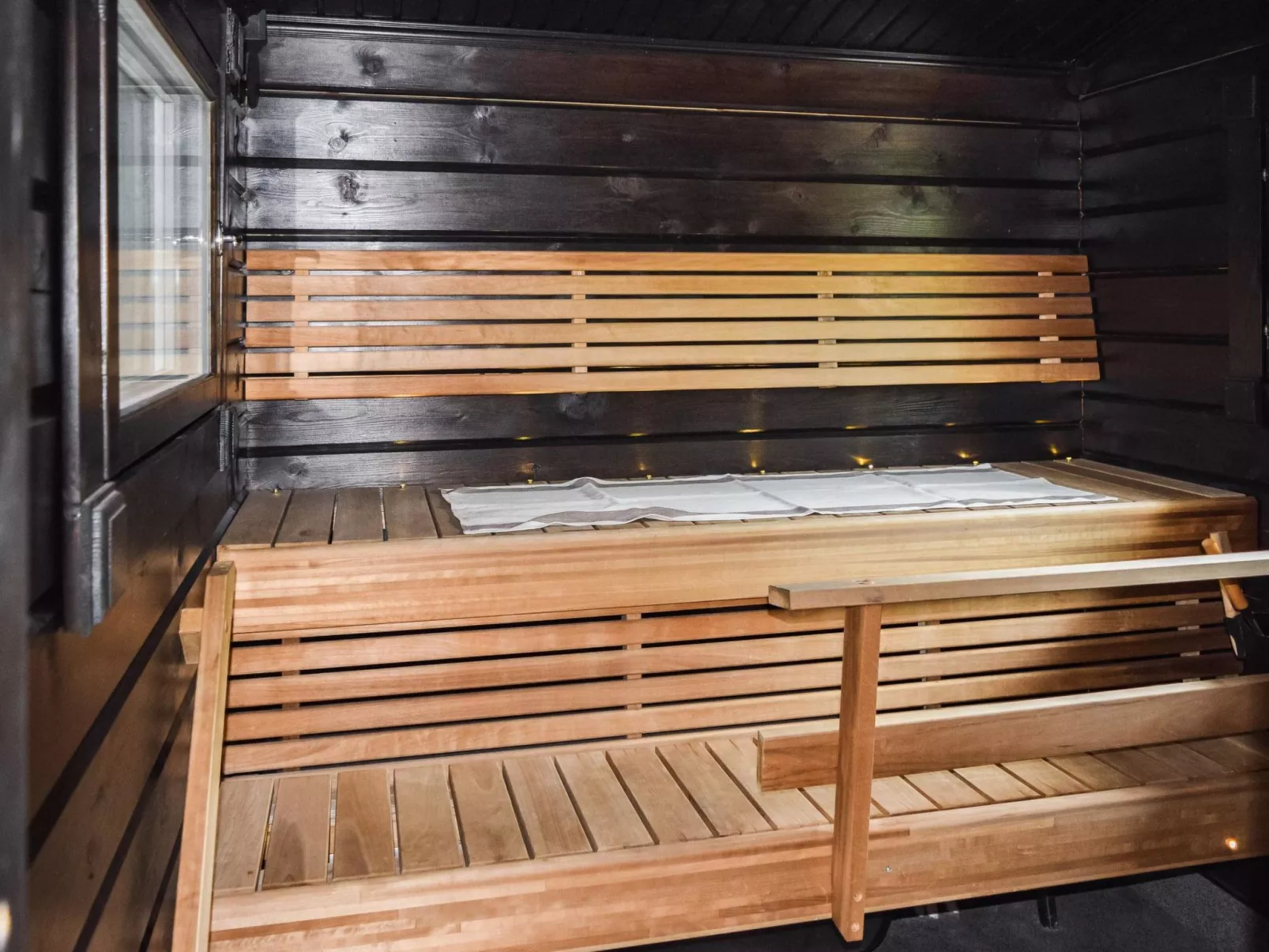 Lekojärven herra-Dedans