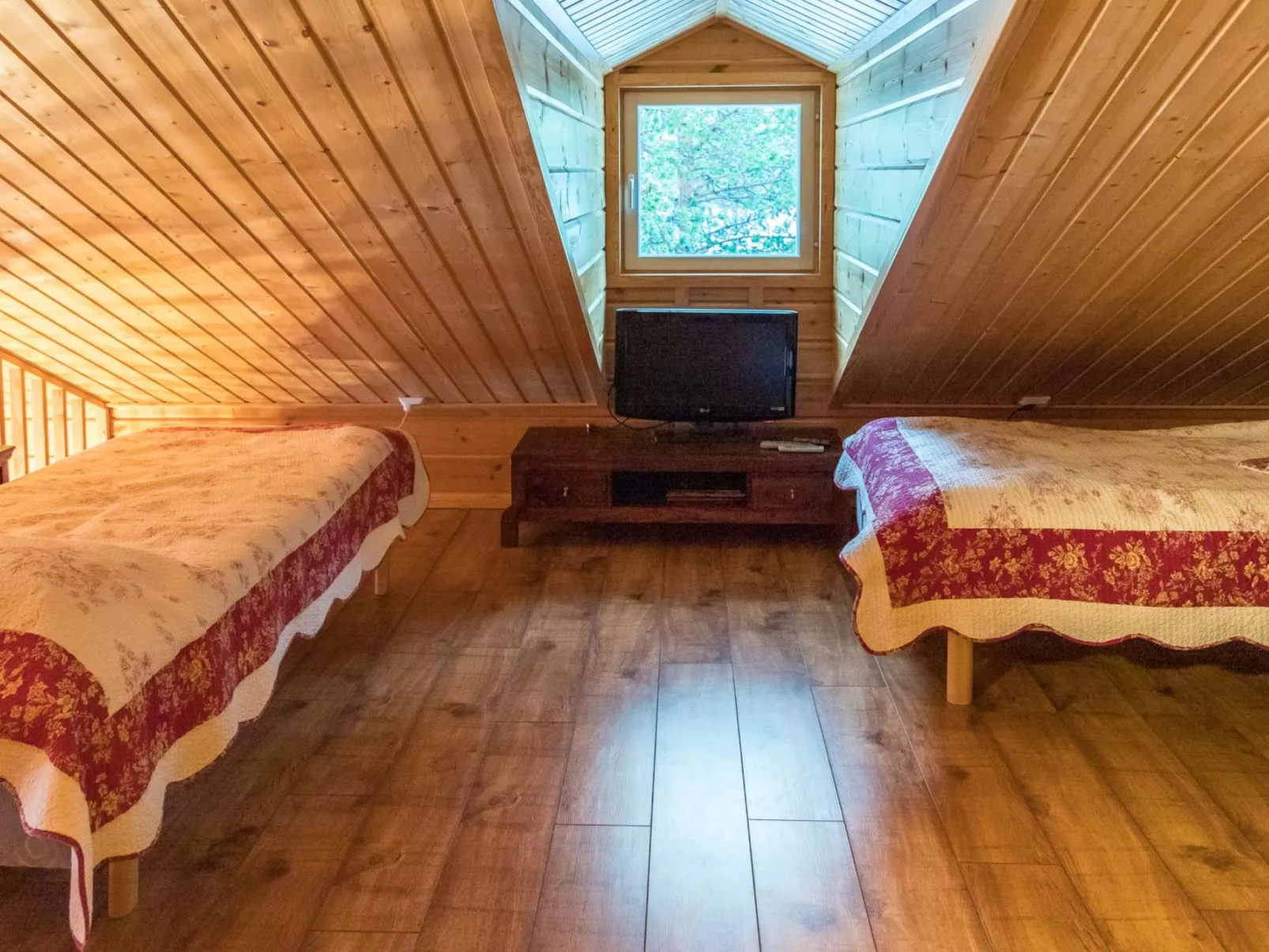 Ylläskaira a-Inside