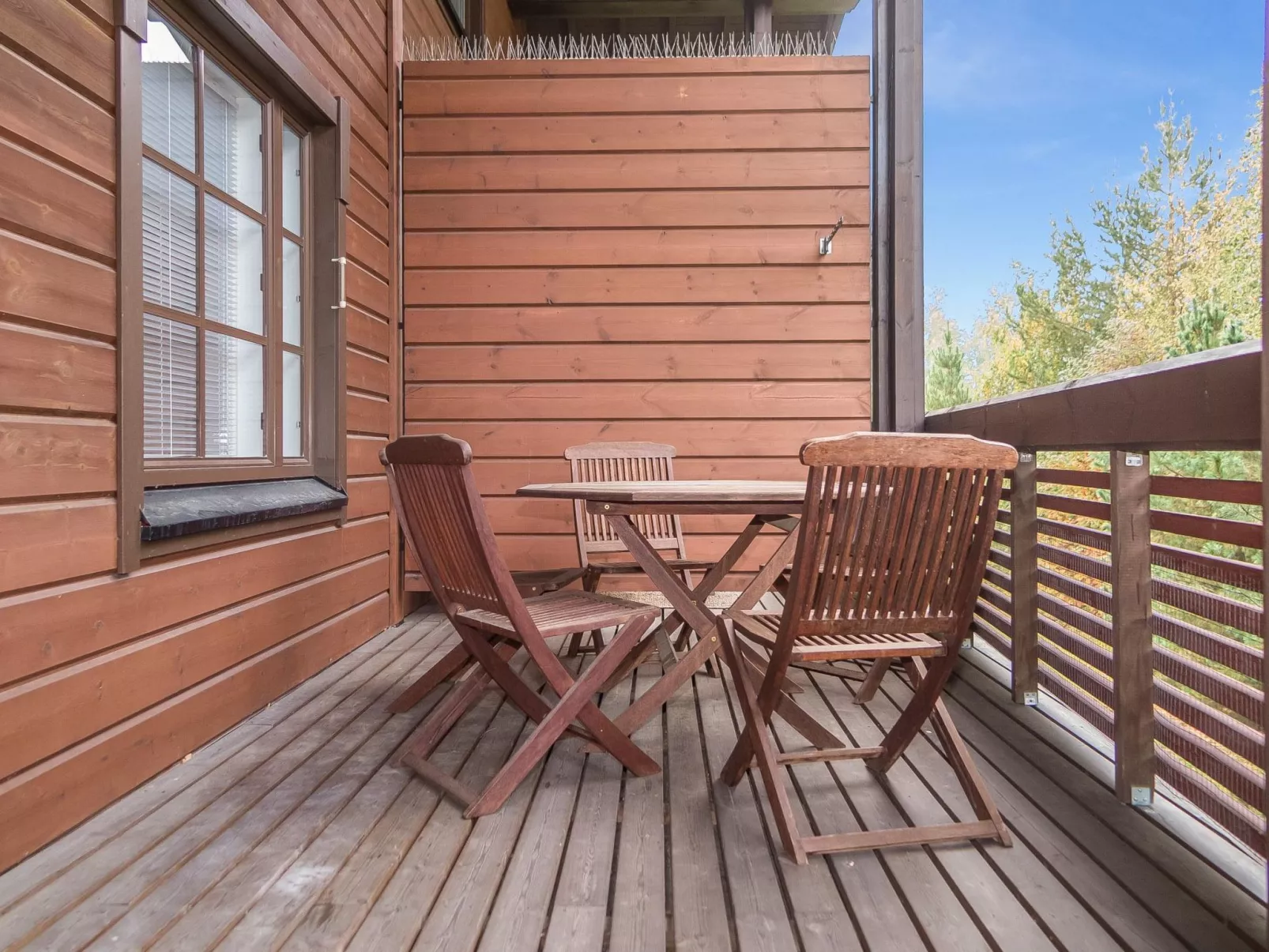 Alppitalo punatähti 7 as 4-Drinnen