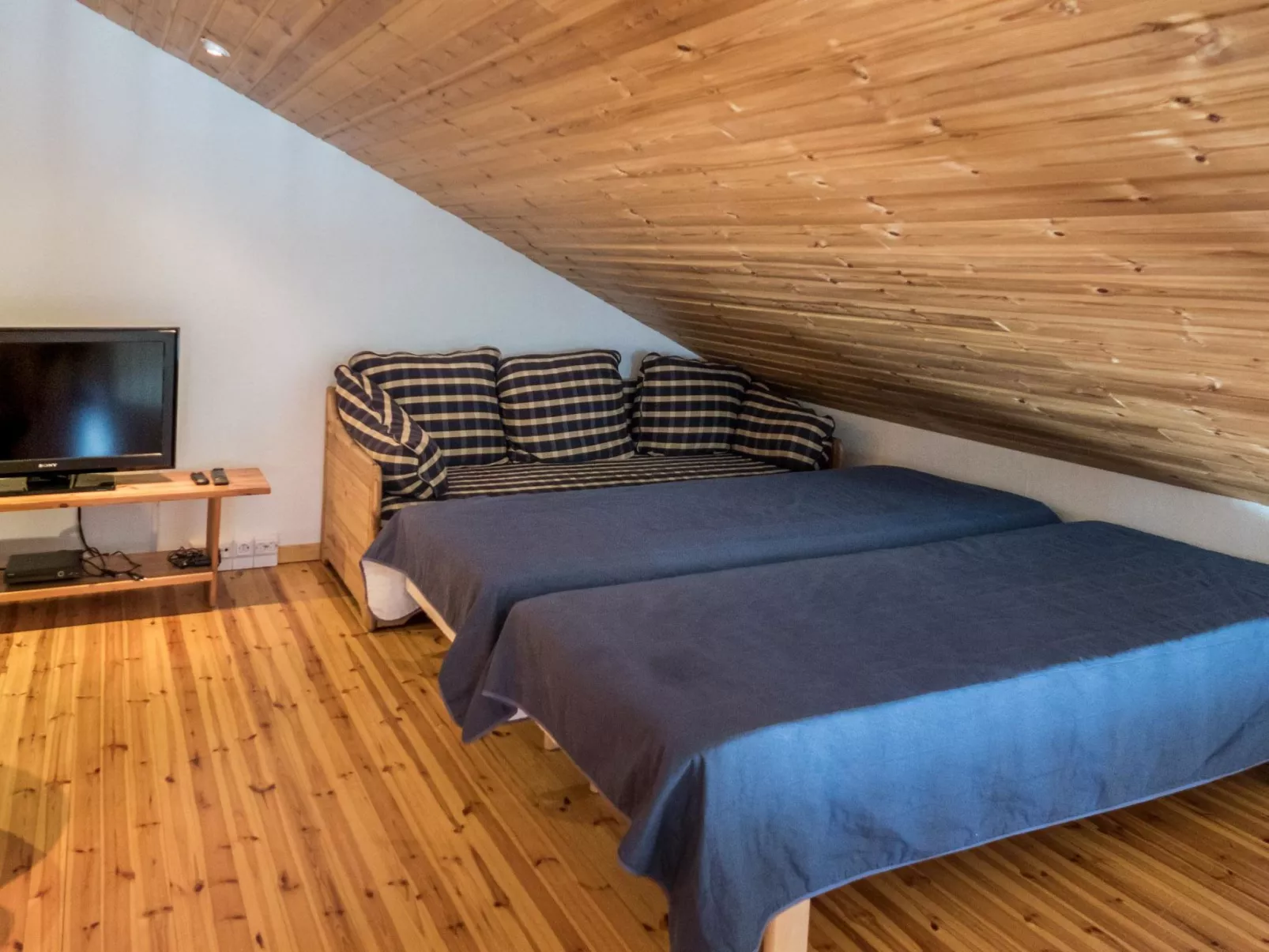 Latukatti 5 c-Drinnen