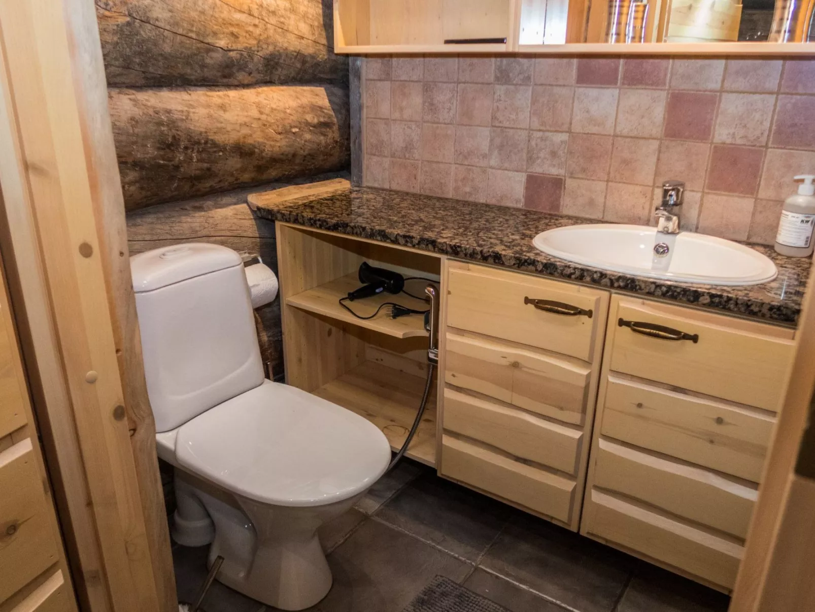 Voimapolku 4 a-Drinnen