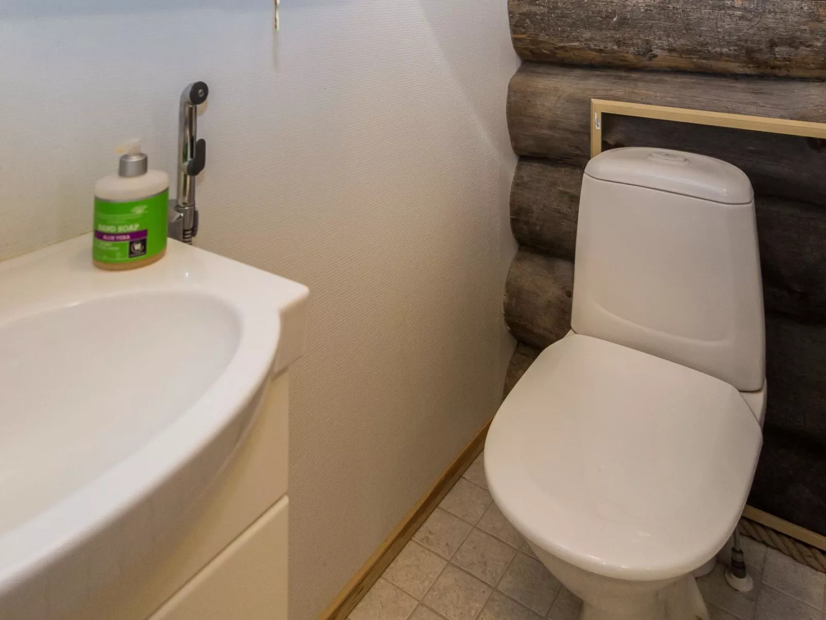 Lumipolku a 1-Inside