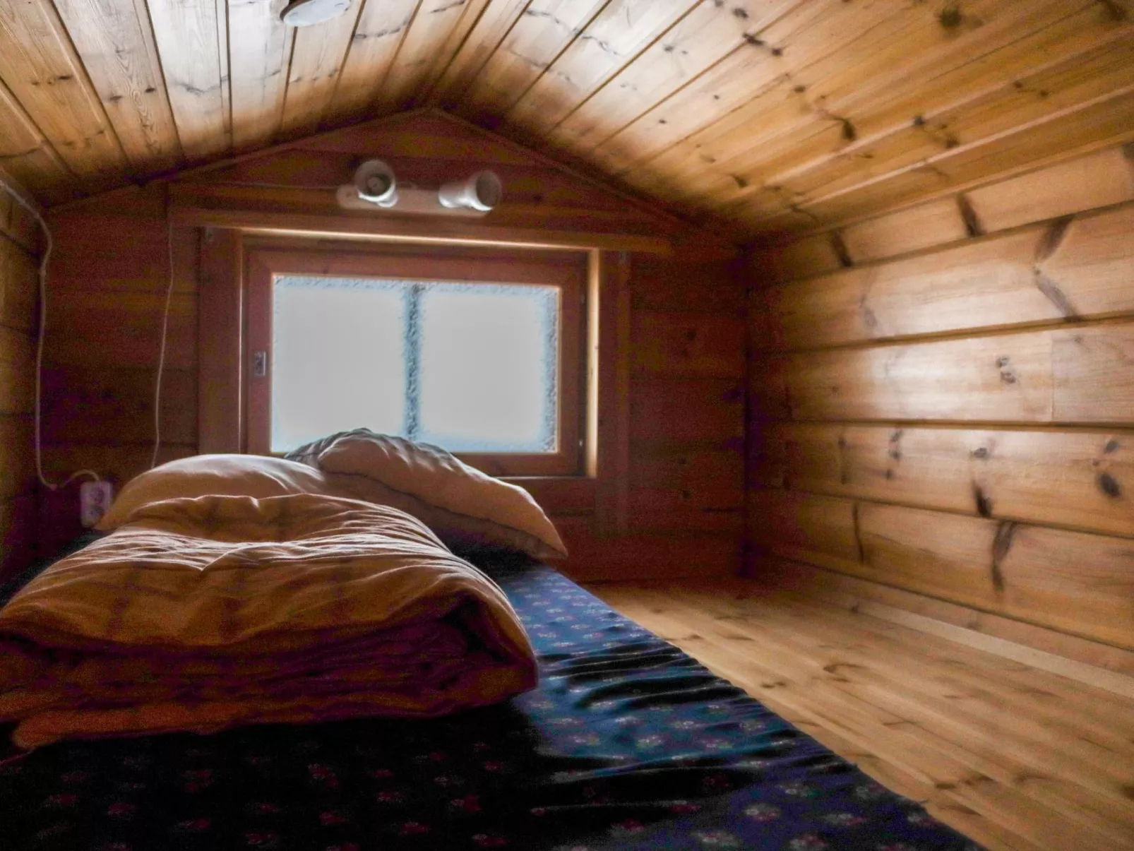 Hyrynpirtti mökki-Dedans