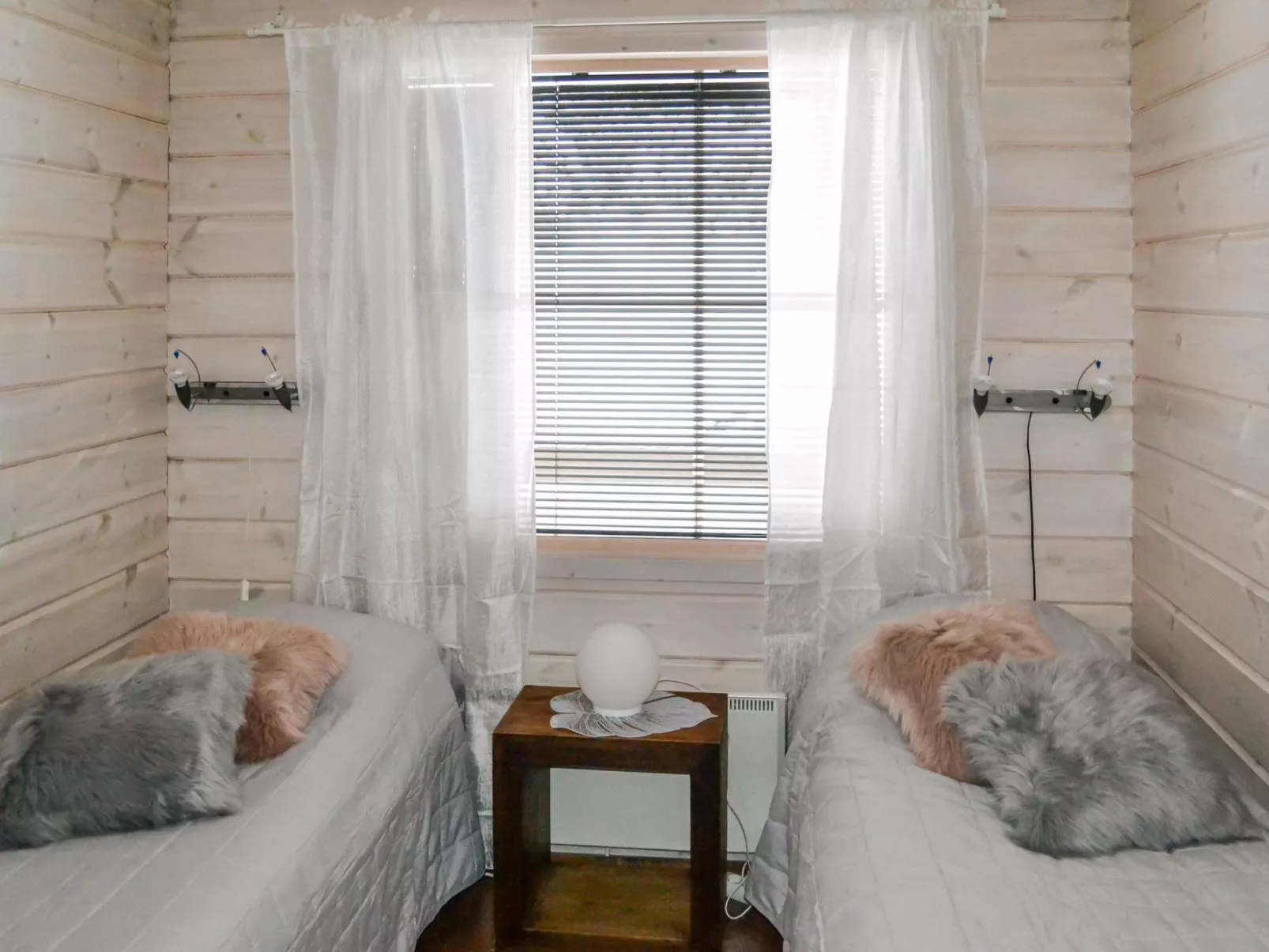 Aurinko-saaga 6 paritalo-Dedans