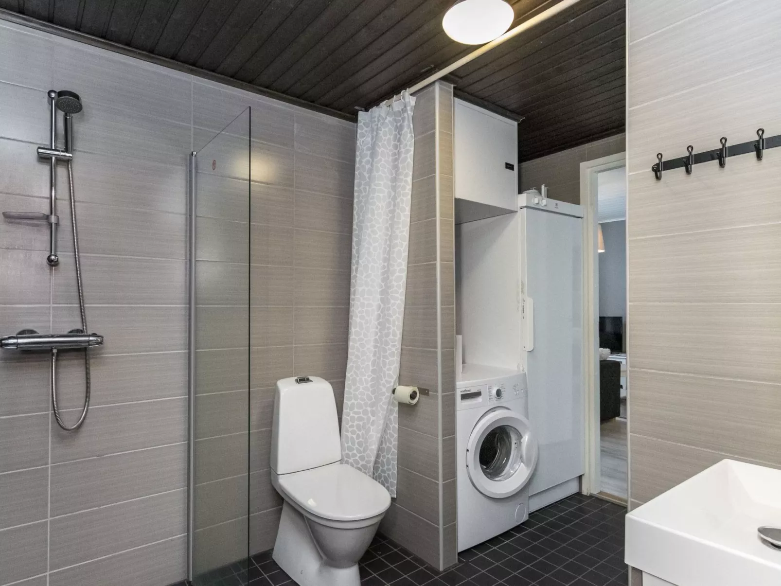 Skivillas paljakka 8. (3mh)-Dedans