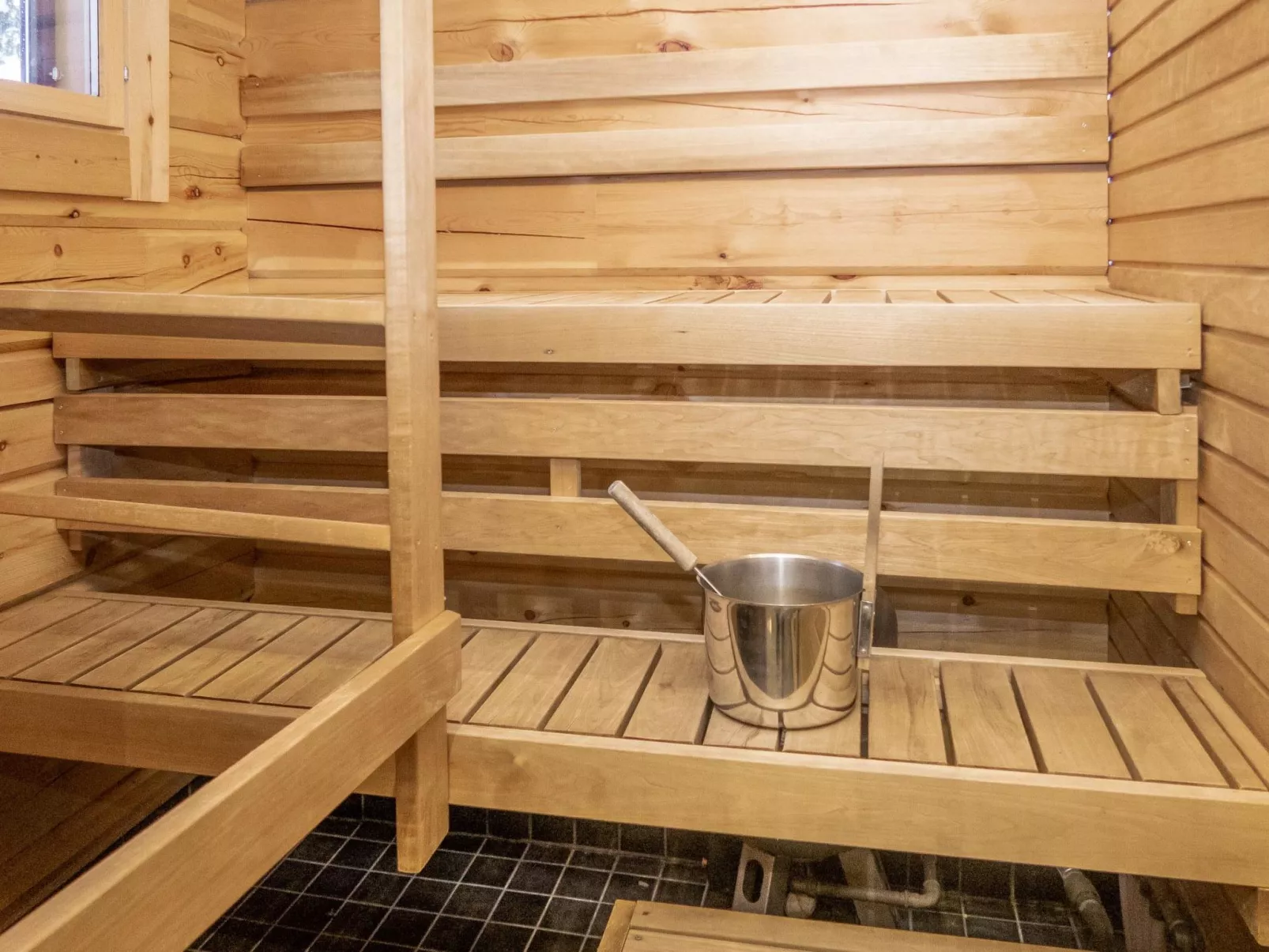 Kiehtäjän virta-Inside