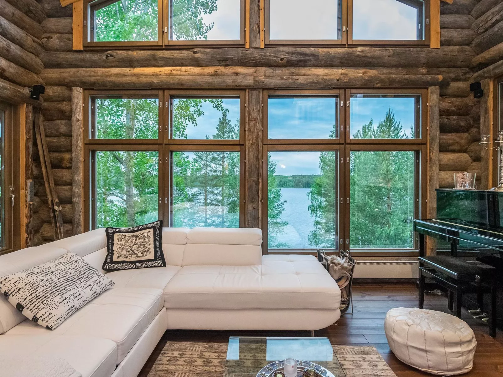 Villa sieponpesä-Drinnen