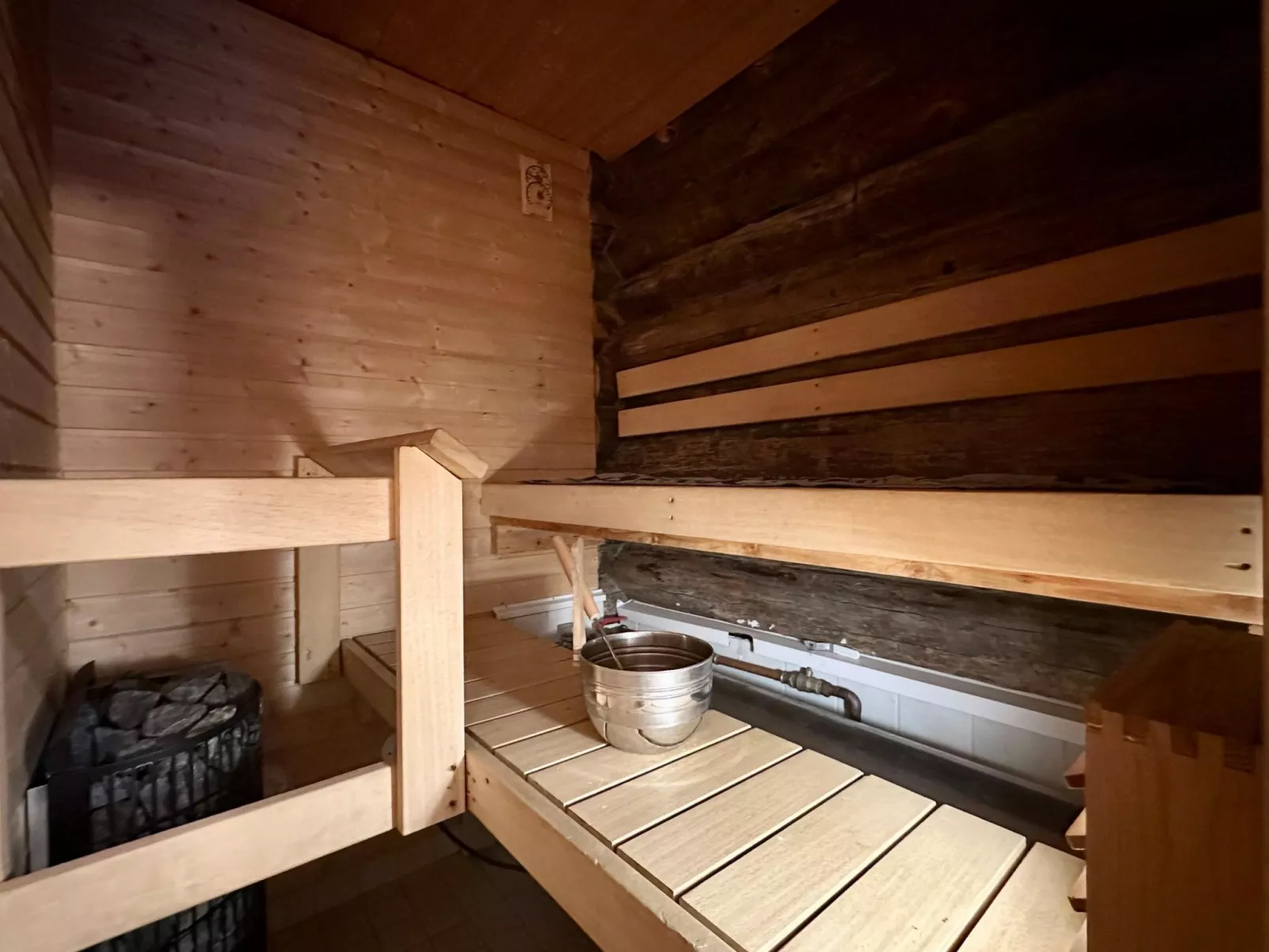 Sallan savu a-Drinnen