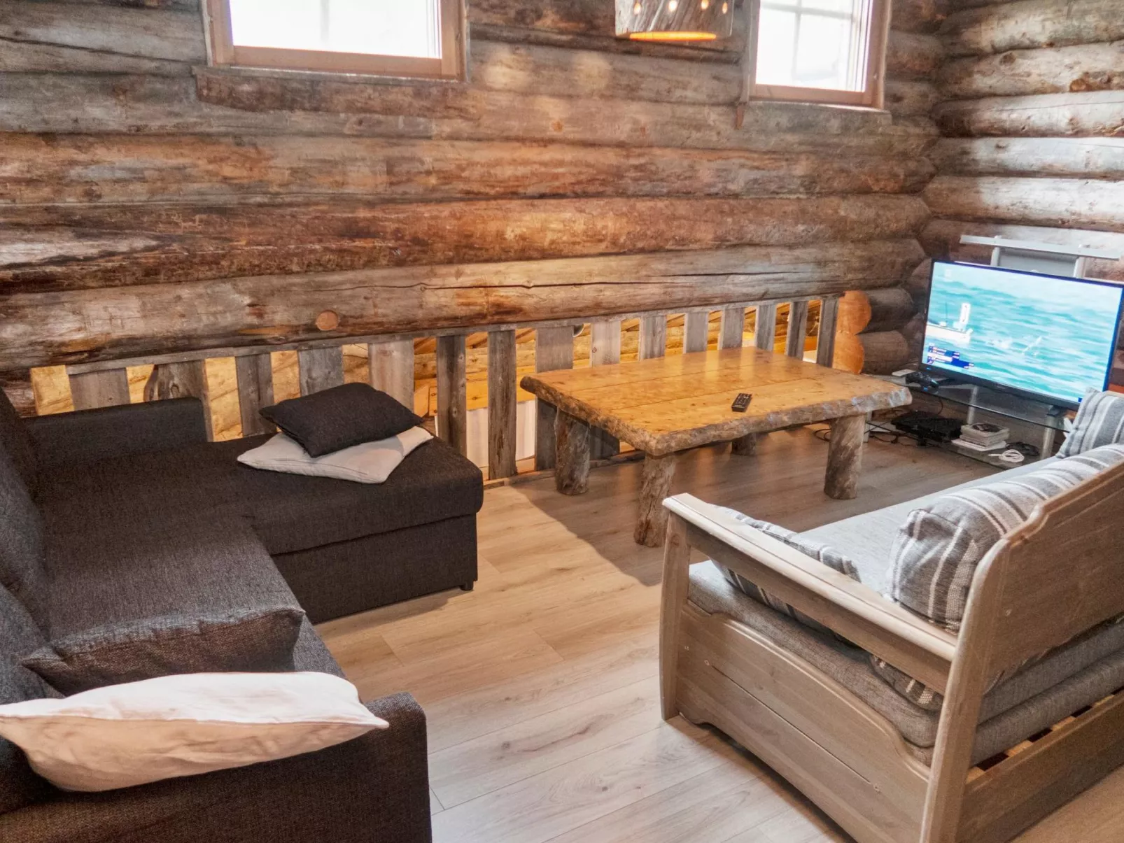 Agenttimajat 1-Dedans