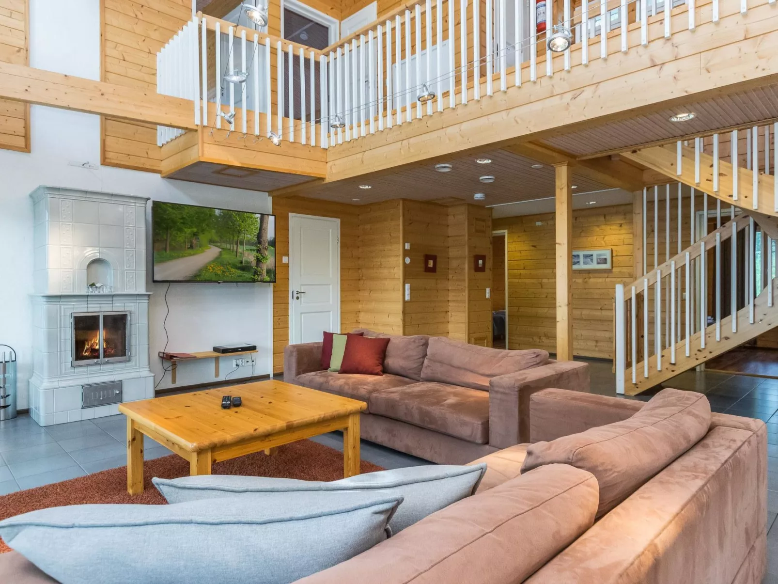 Kartanohuvila-Inside