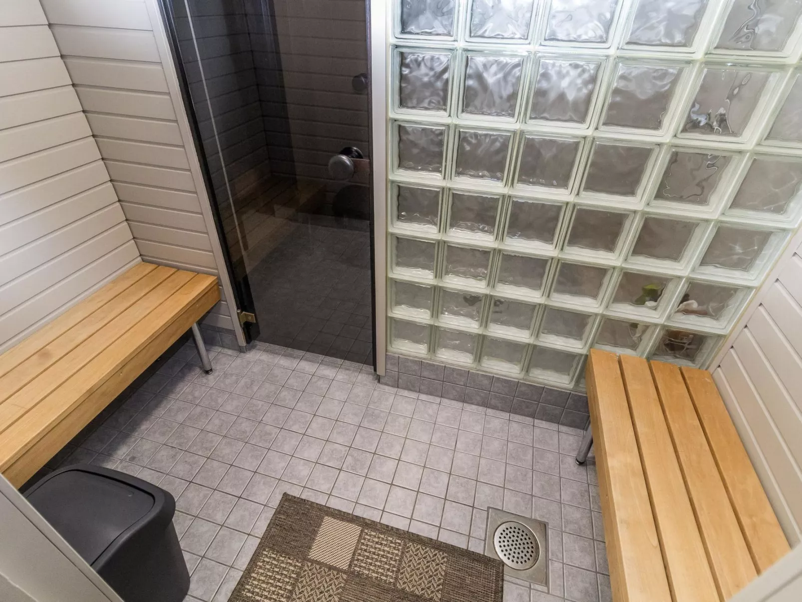 Tahkon käkikello-Dedans