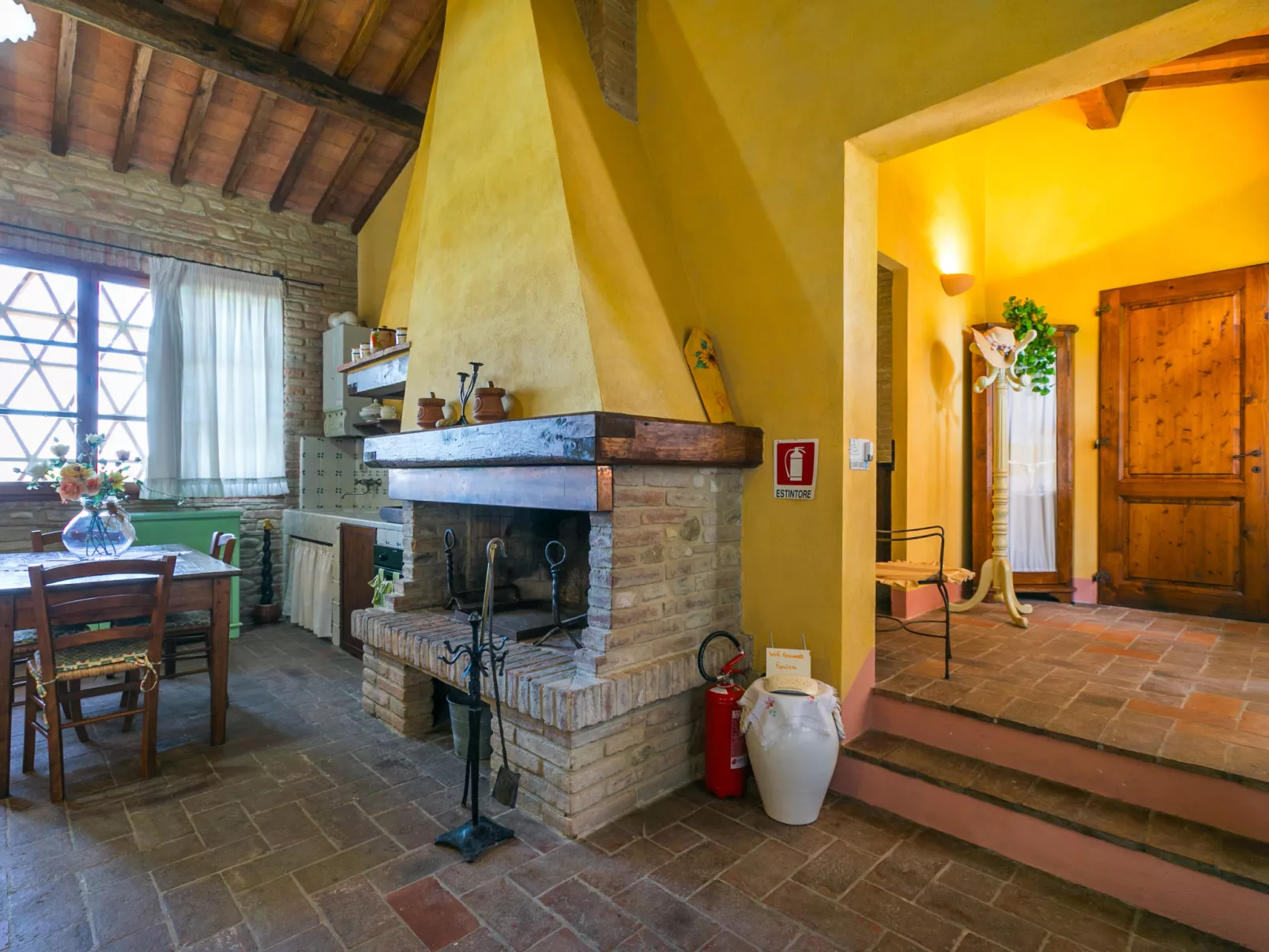Casa Mori-Inside