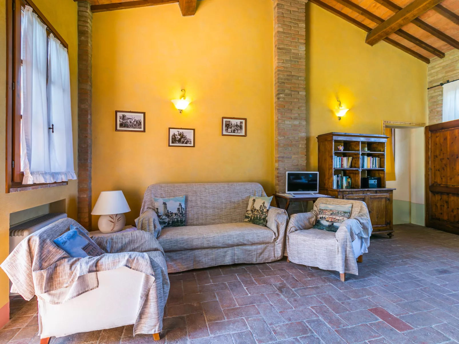 Casa Mori-Inside