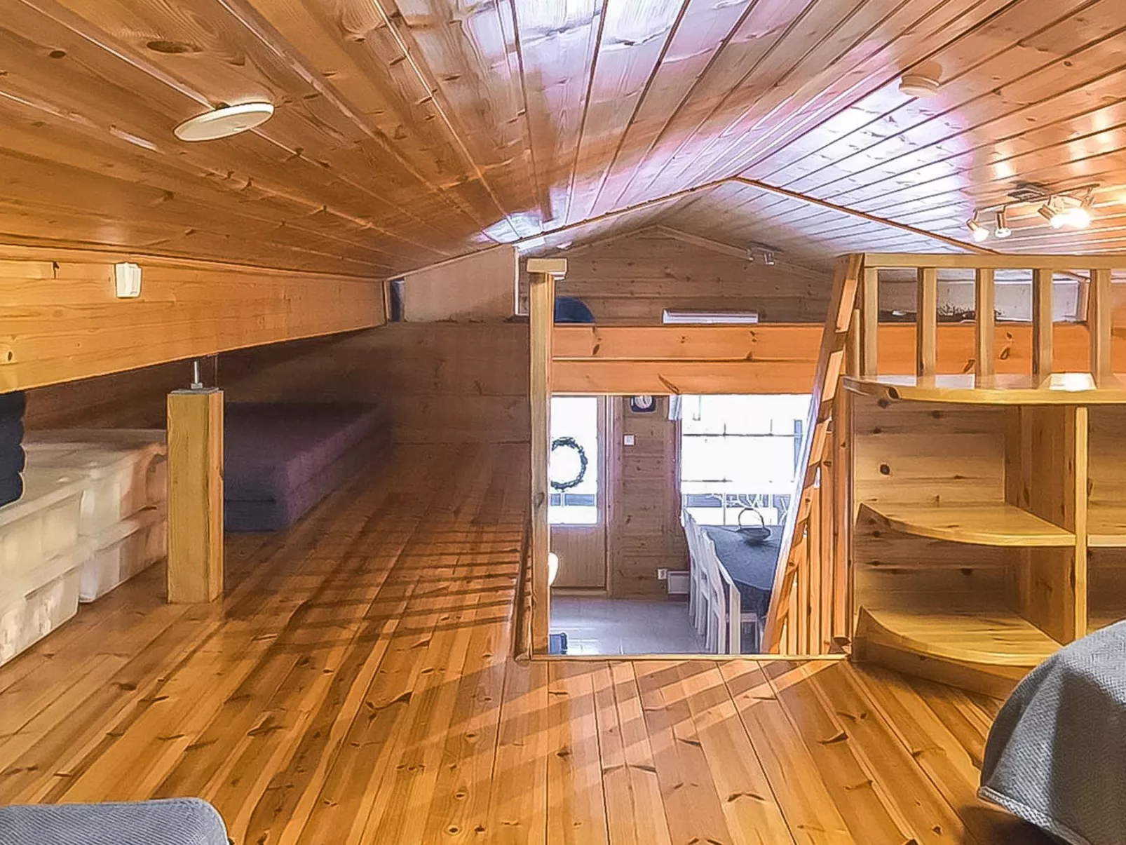 Metsä-vuosseli rukalumous-Dedans