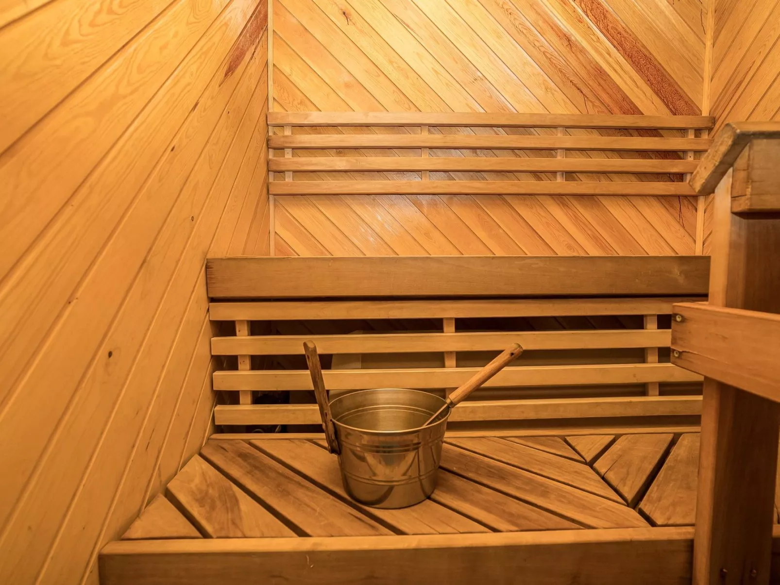 Kinostupa 2a (18)-Drinnen