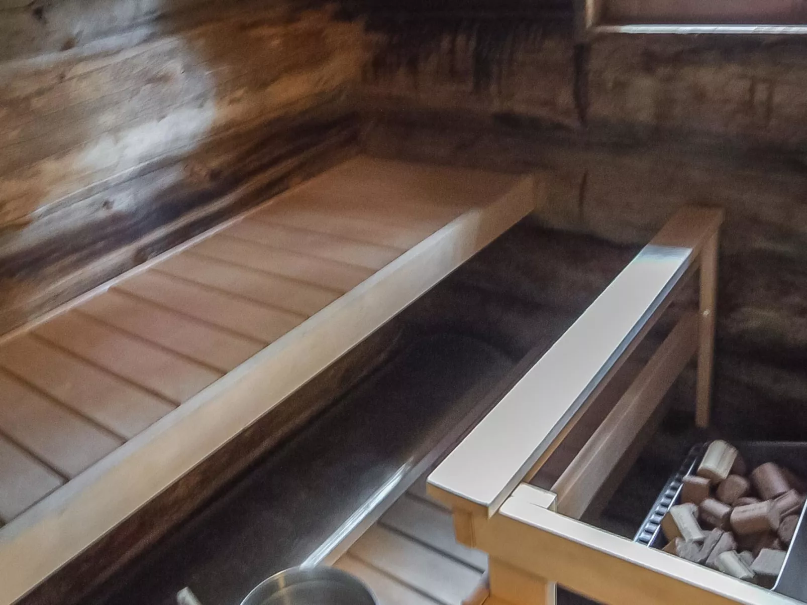 Honkapirtti, vuotunki-Dedans