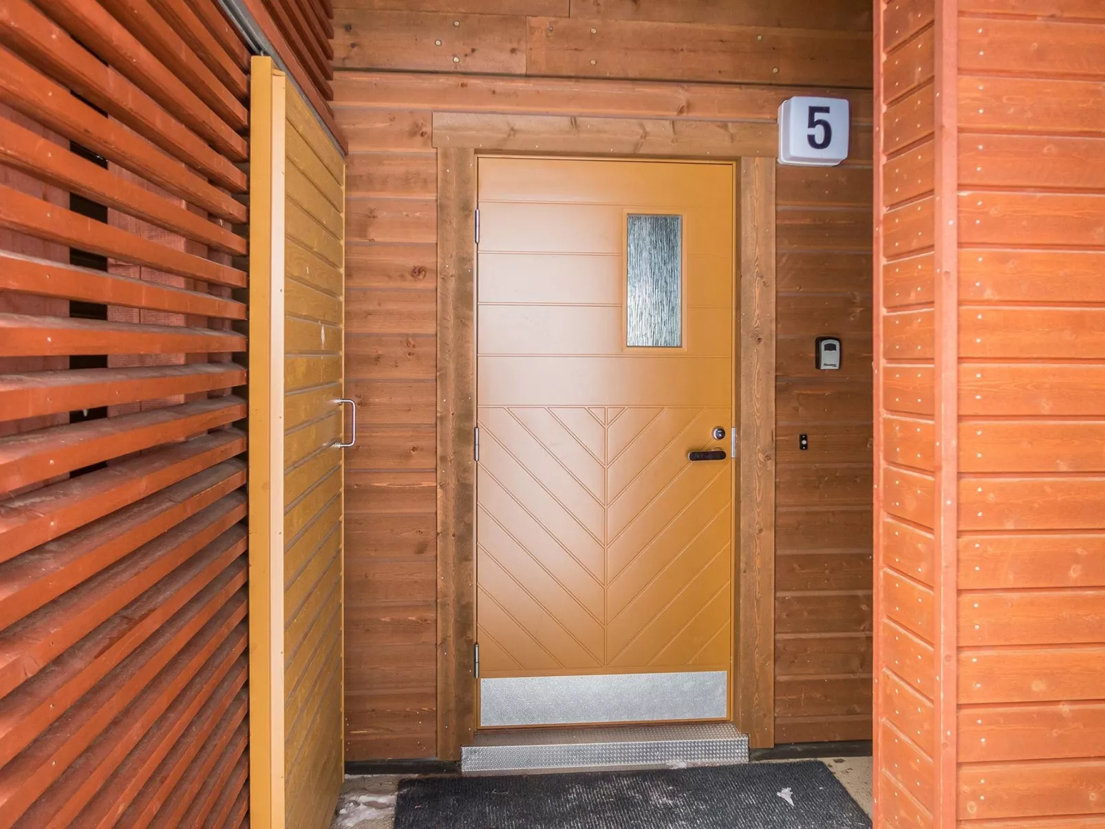 Länsirinne b5-Drinnen