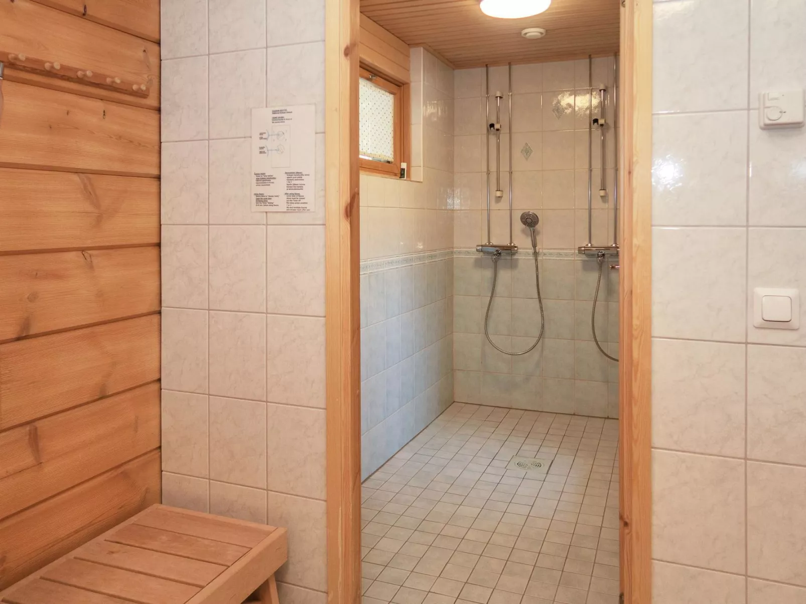 Villa rukaherttua-Dedans