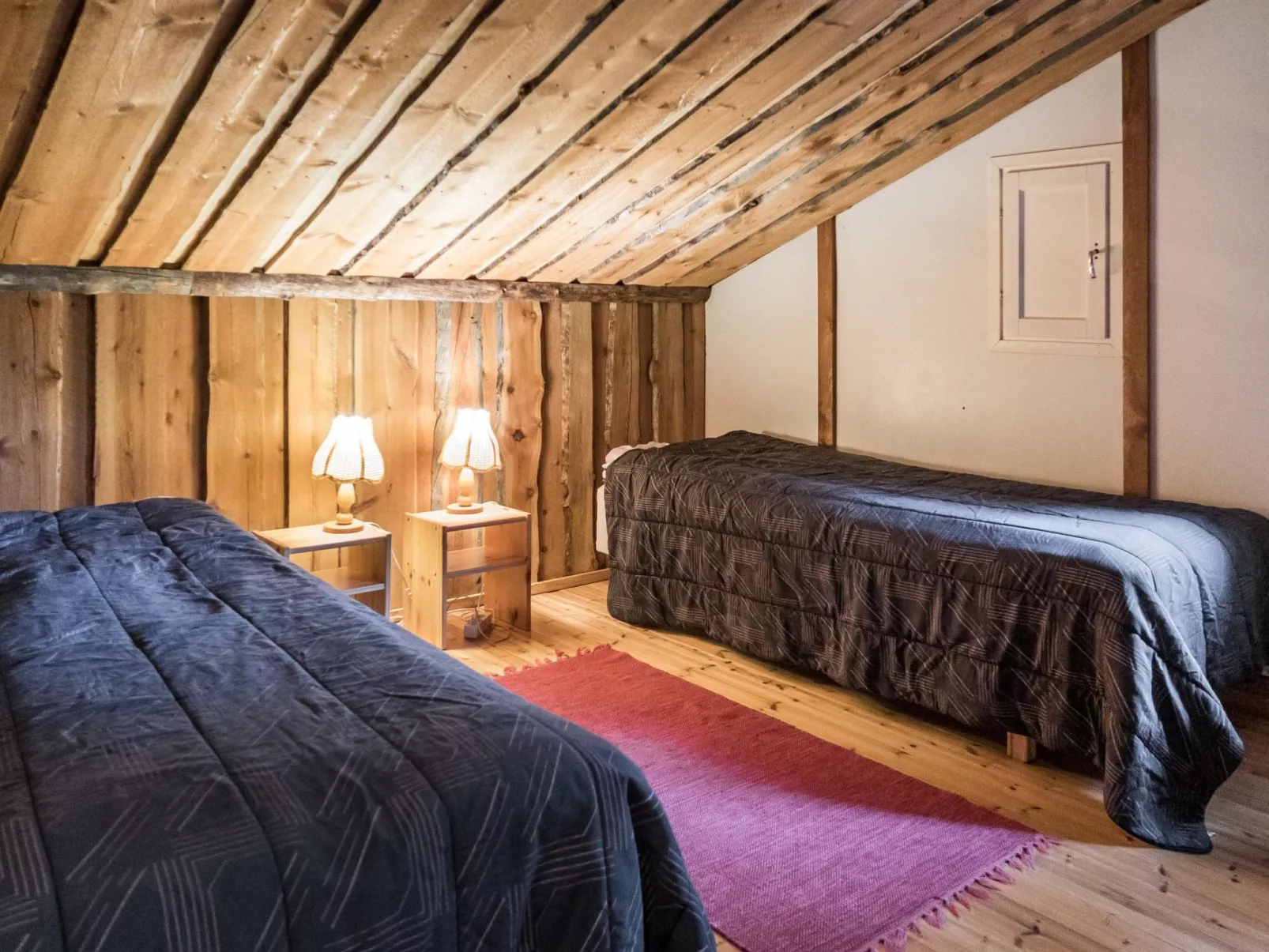 Vuokatinportti a7 susiportti-Inside