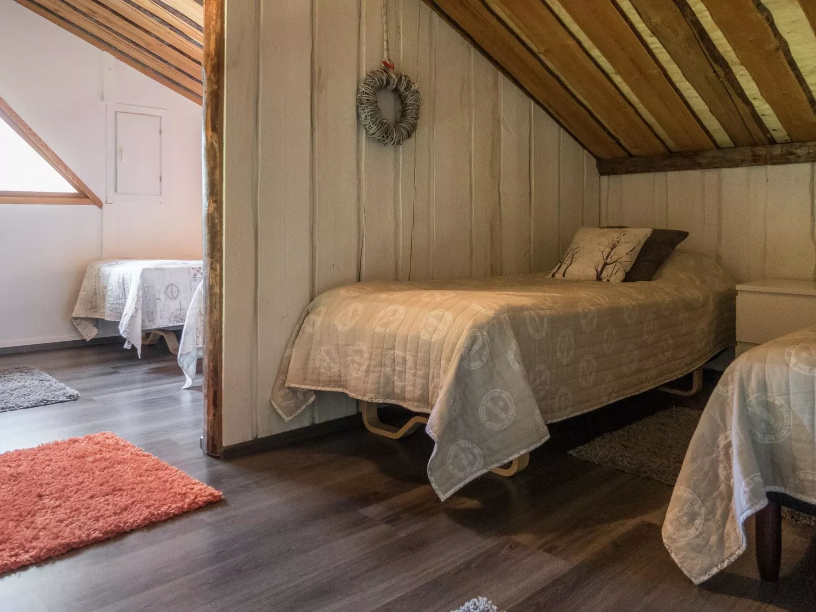 Vuokatinportti a4-Inside