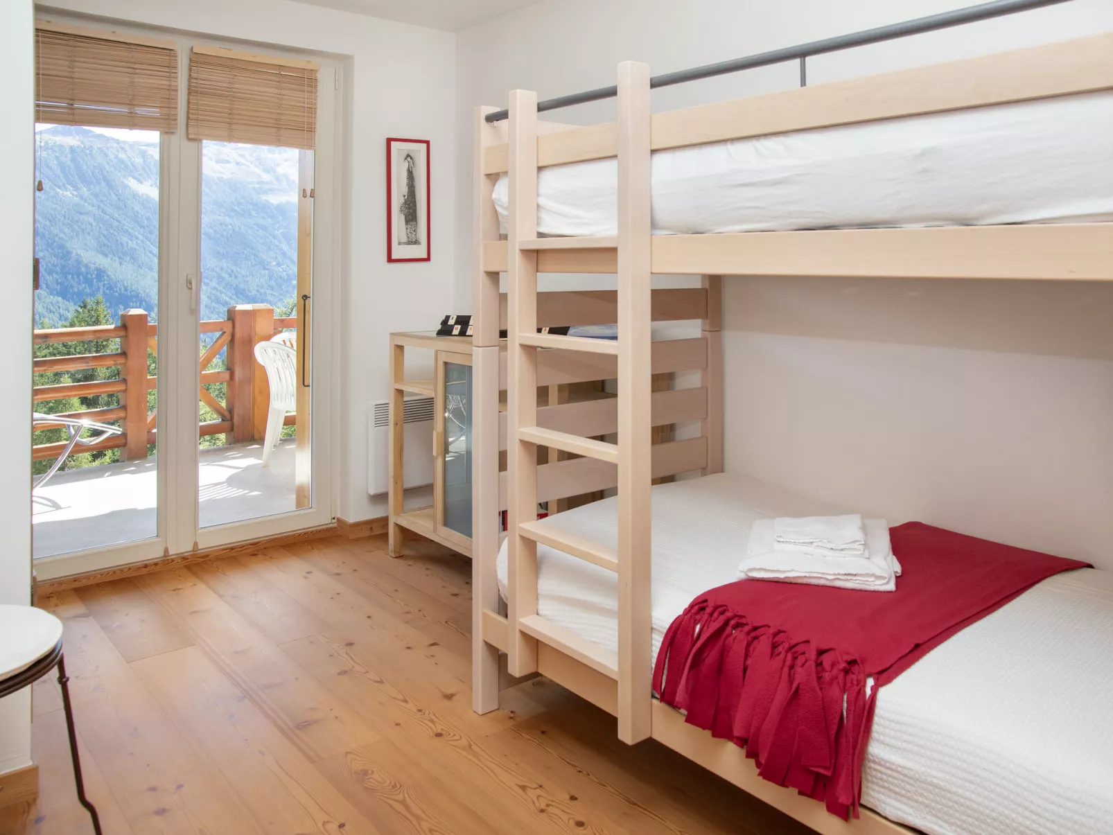 Les Combins 30-Inside