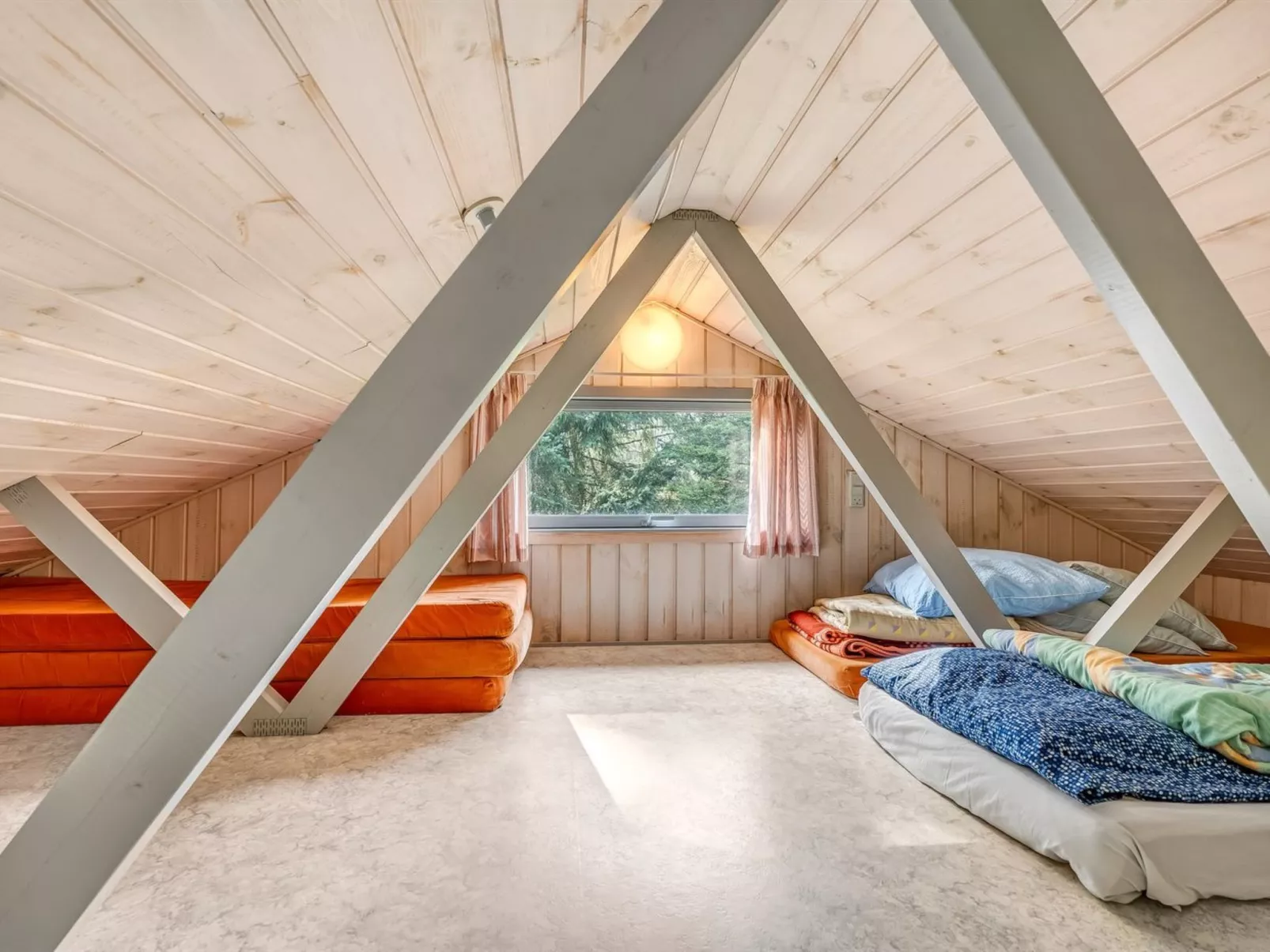 "Franzisca" - 200m to the fjord-Drinnen