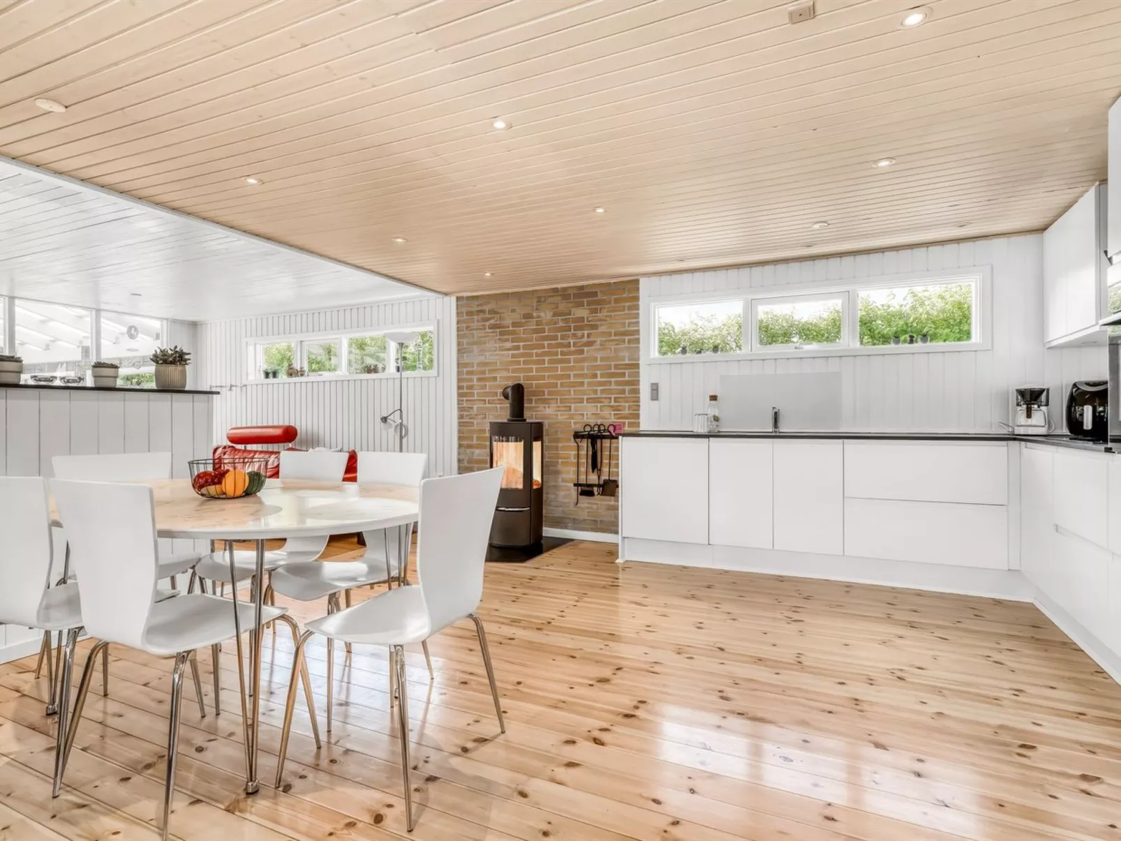 "Rathi" -  from the sea-Drinnen