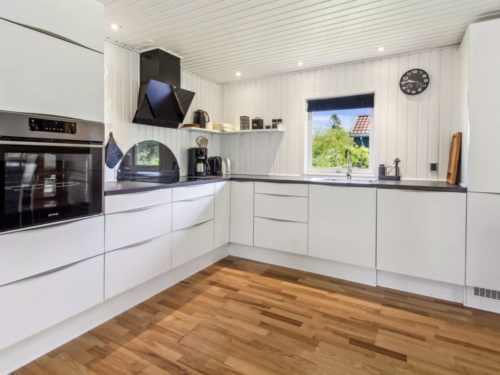 "Alia" - 30km from the sea-Drinnen