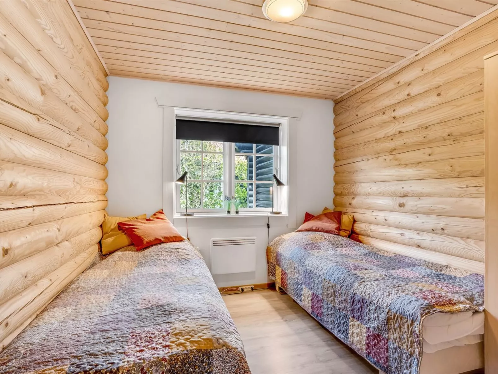 "Edzard" - 900m from the sea-Inside